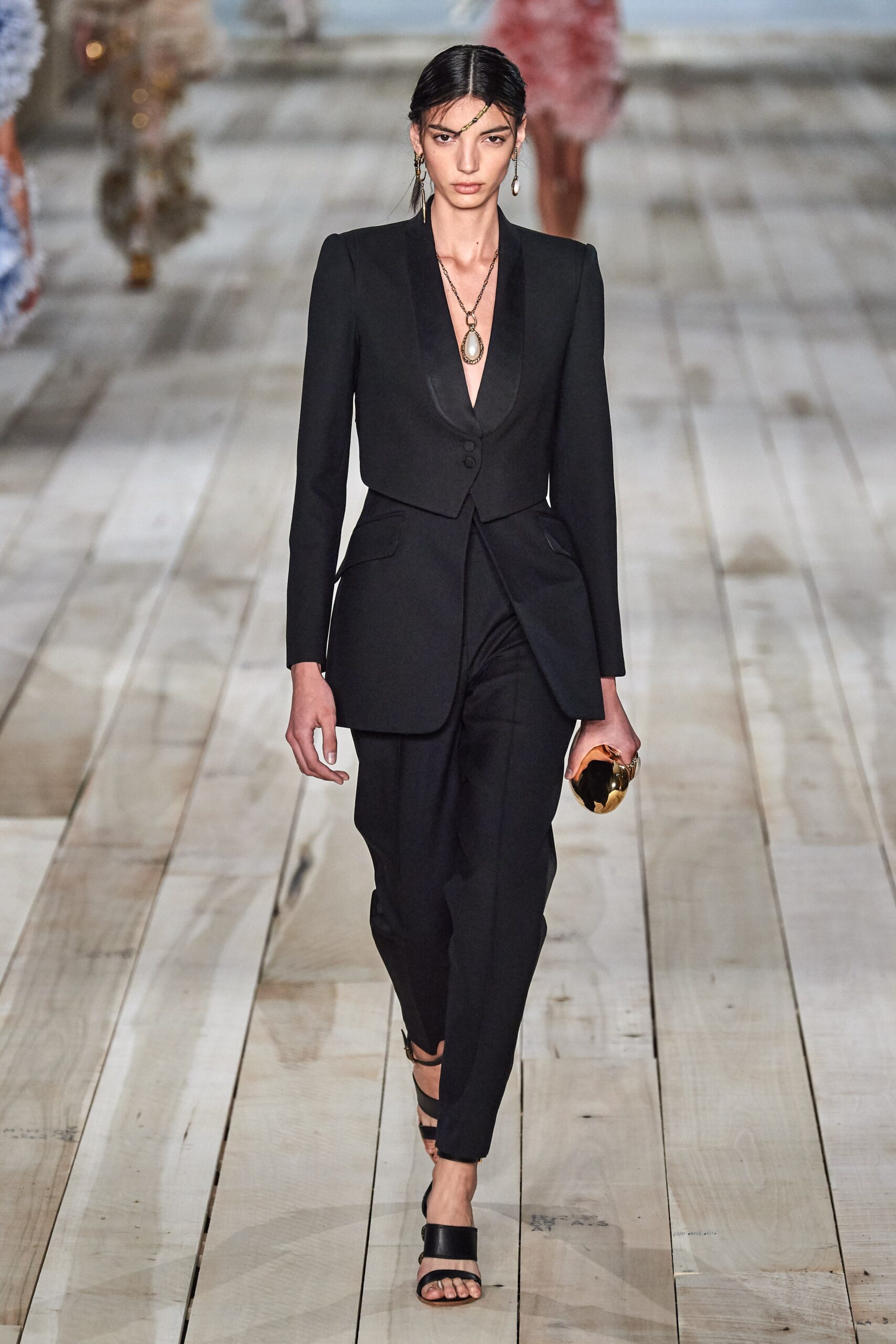 black tailored suit with heels