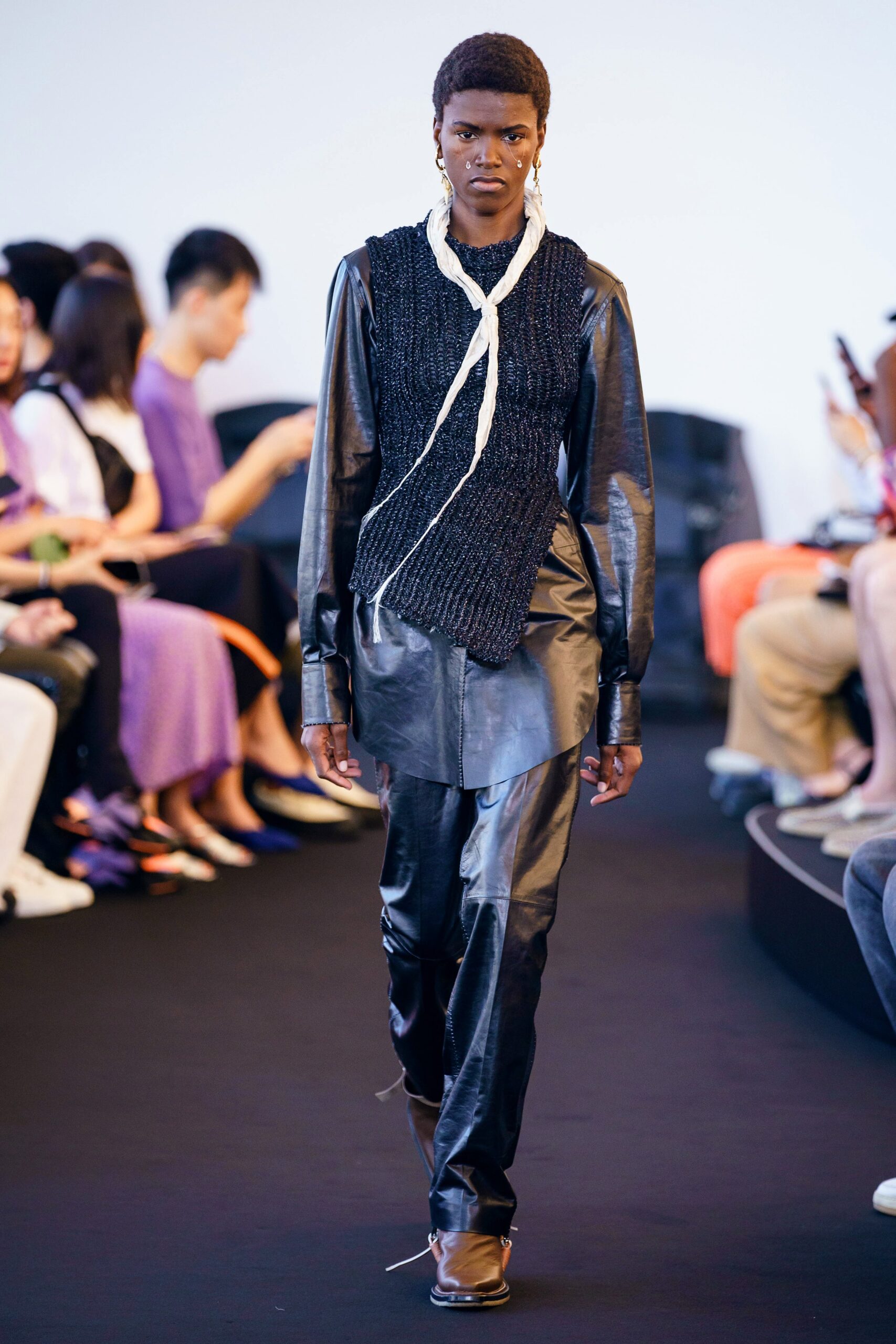 black cotton long-sleeve collared fitted layered top