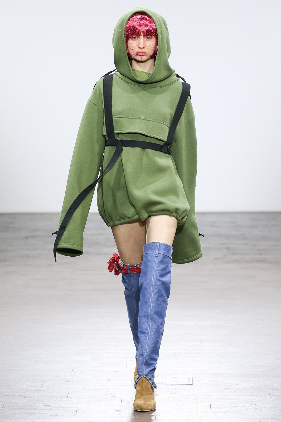 oversized green hoodie with denim pants