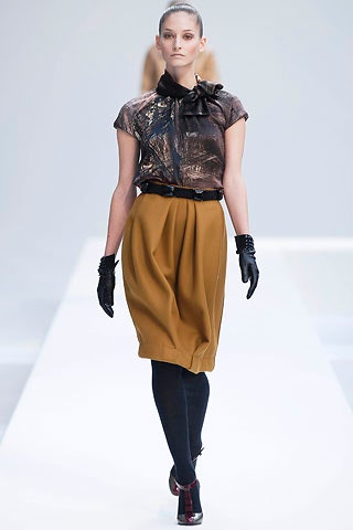 tan wool fitted pleated skirt