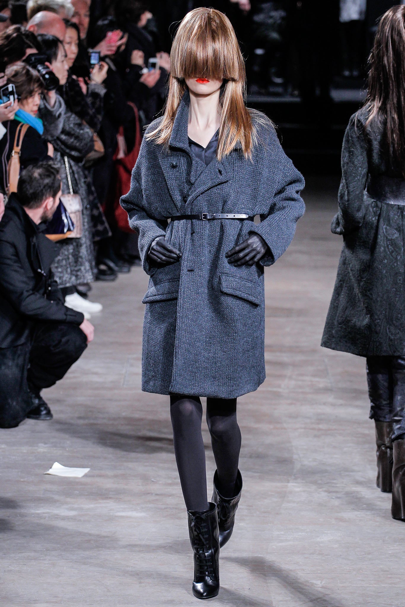 gray wool long-sleeve collared relaxed buttoned pockets coat