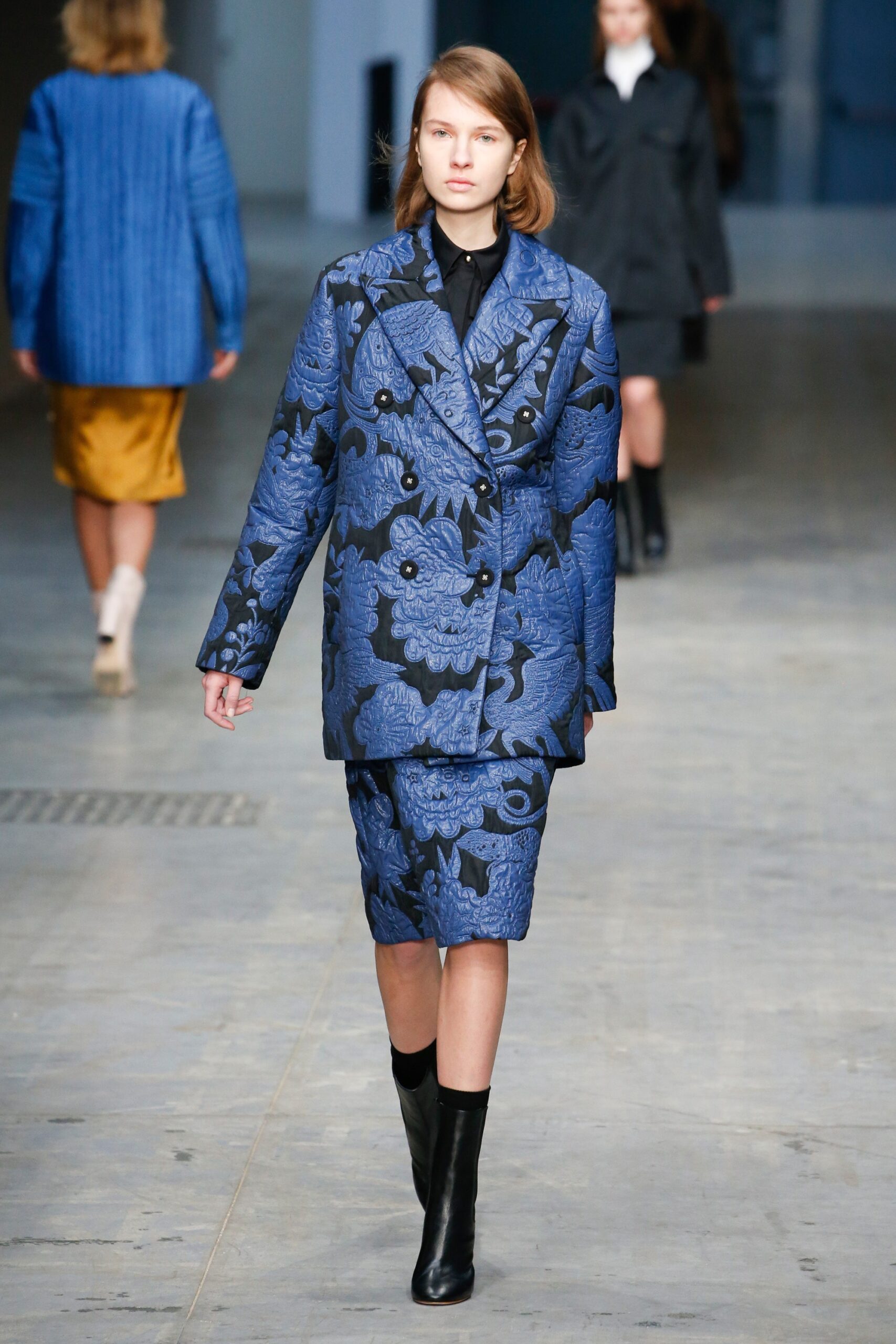 blue embroidered blazer and pencil skirt