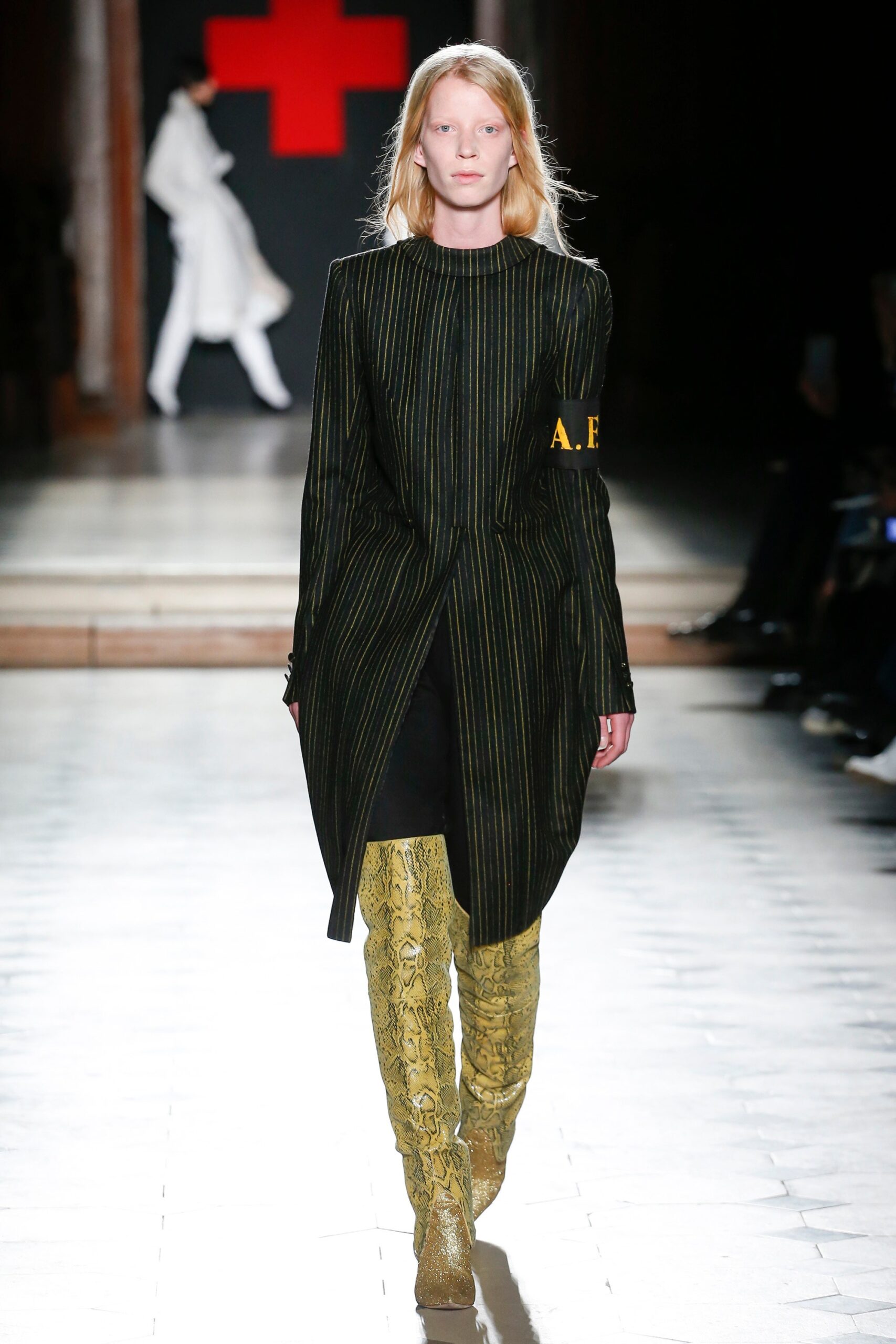 yellow leather fitted textured boots