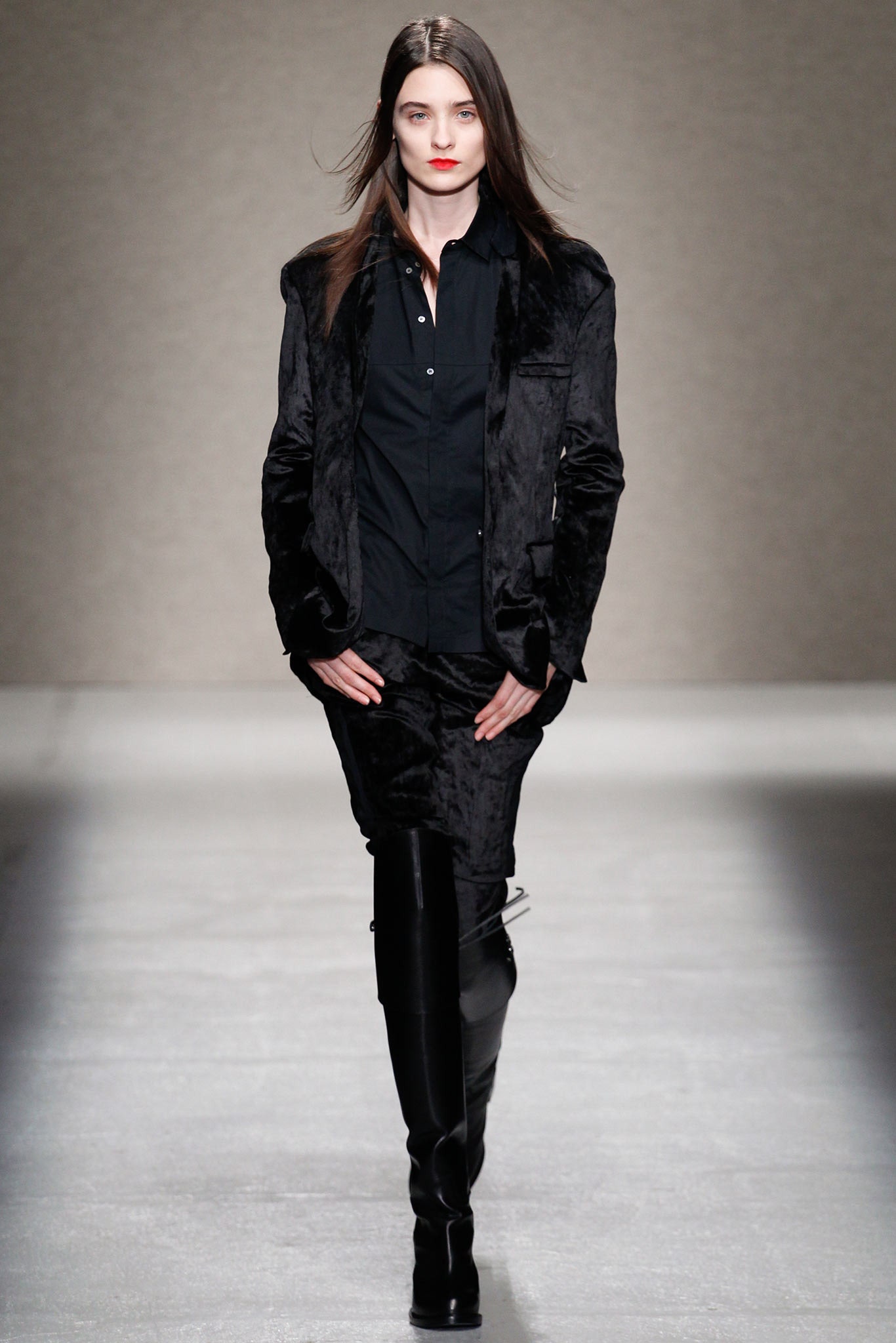 black velvet long-sleeve collared fitted buttoned suit