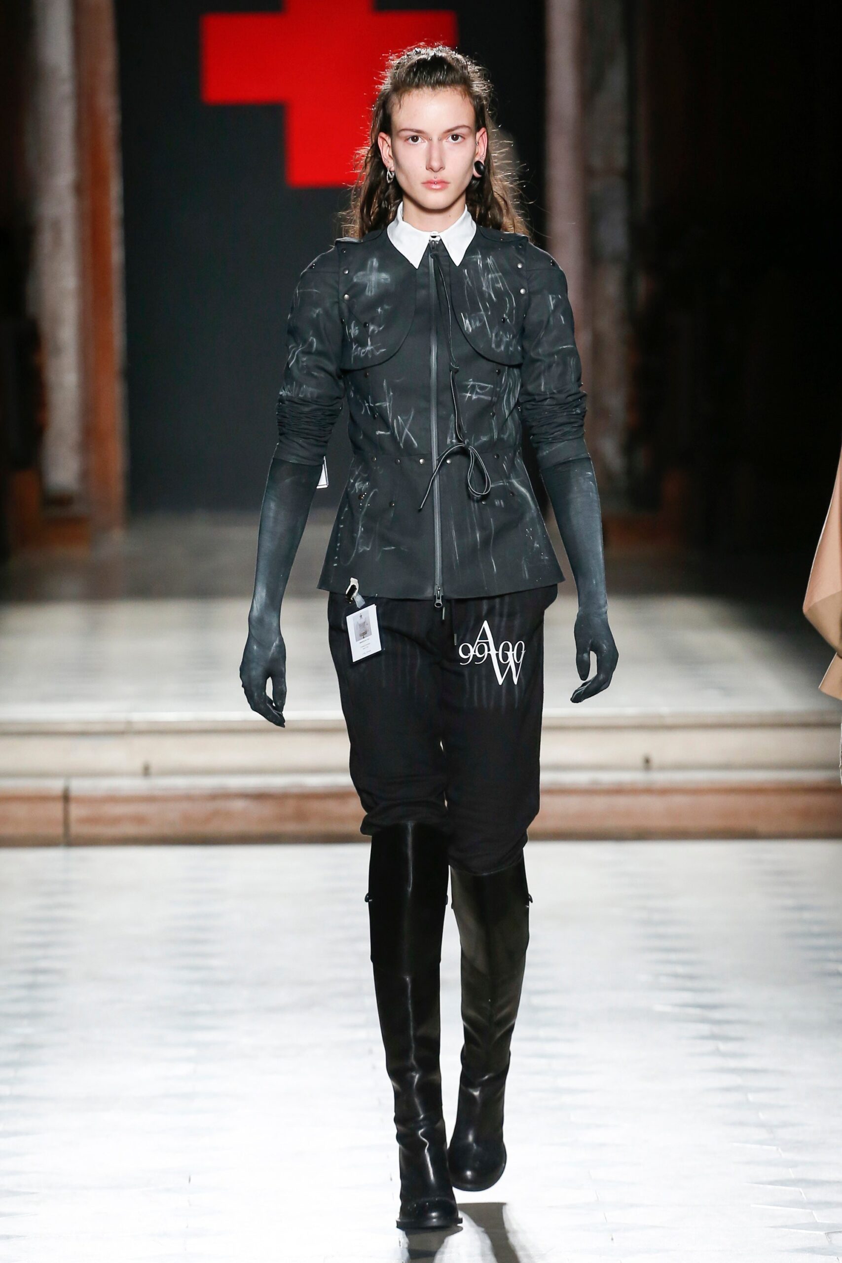 black leather long-sleeve collared fitted zippered jacket