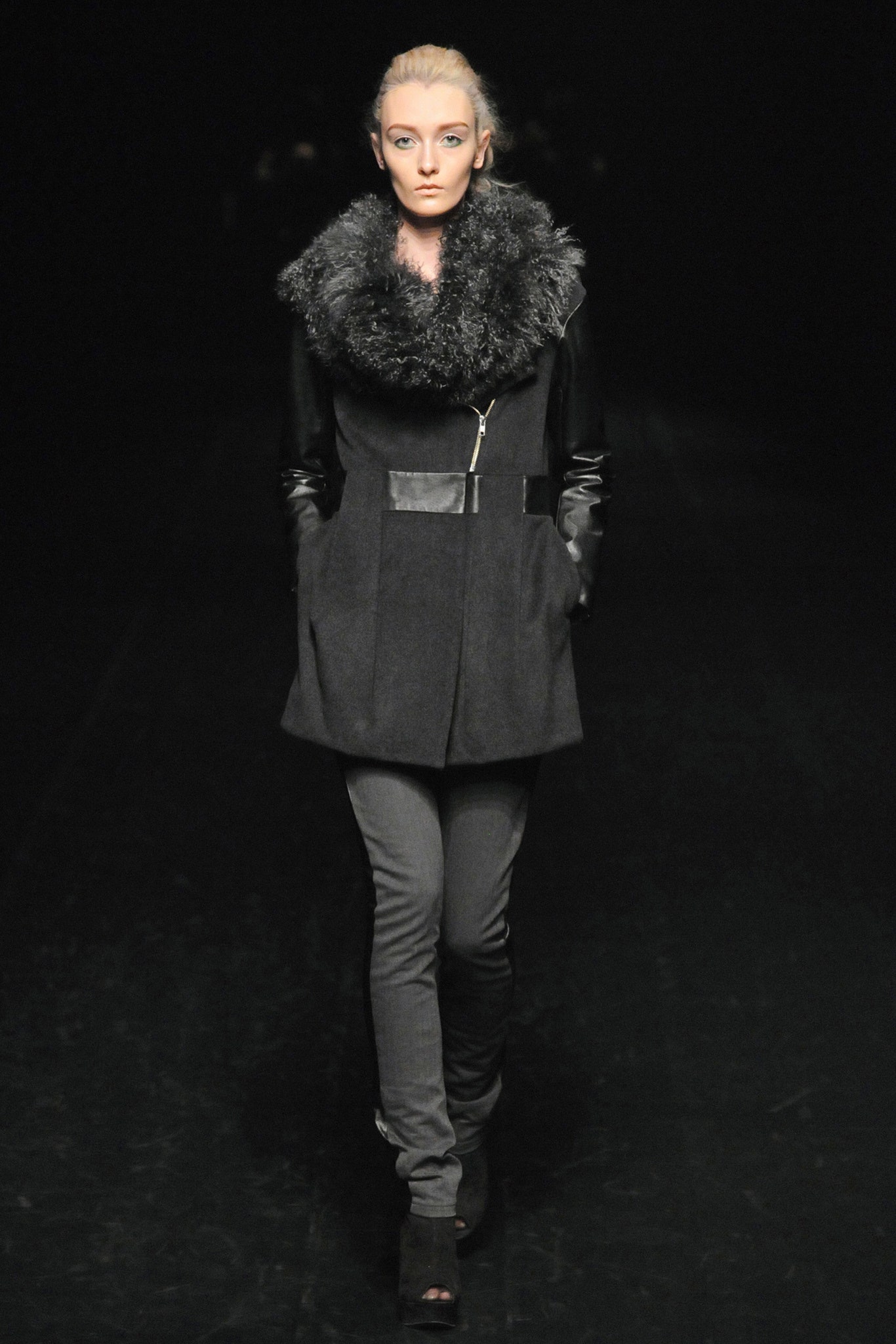 black gray wool coat with faux-fur