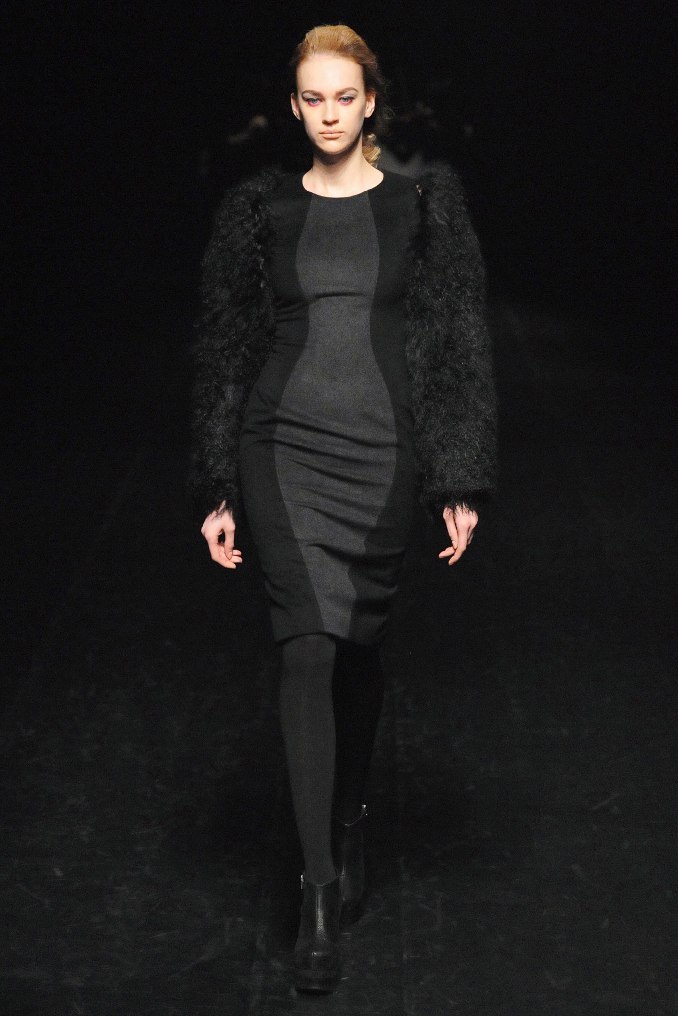 black gray fitted midi dress with faux-fur coat