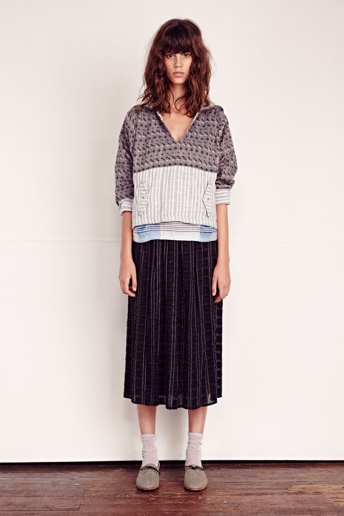 gray cotton long-sleeve v-neck relaxed striped embroidered top
