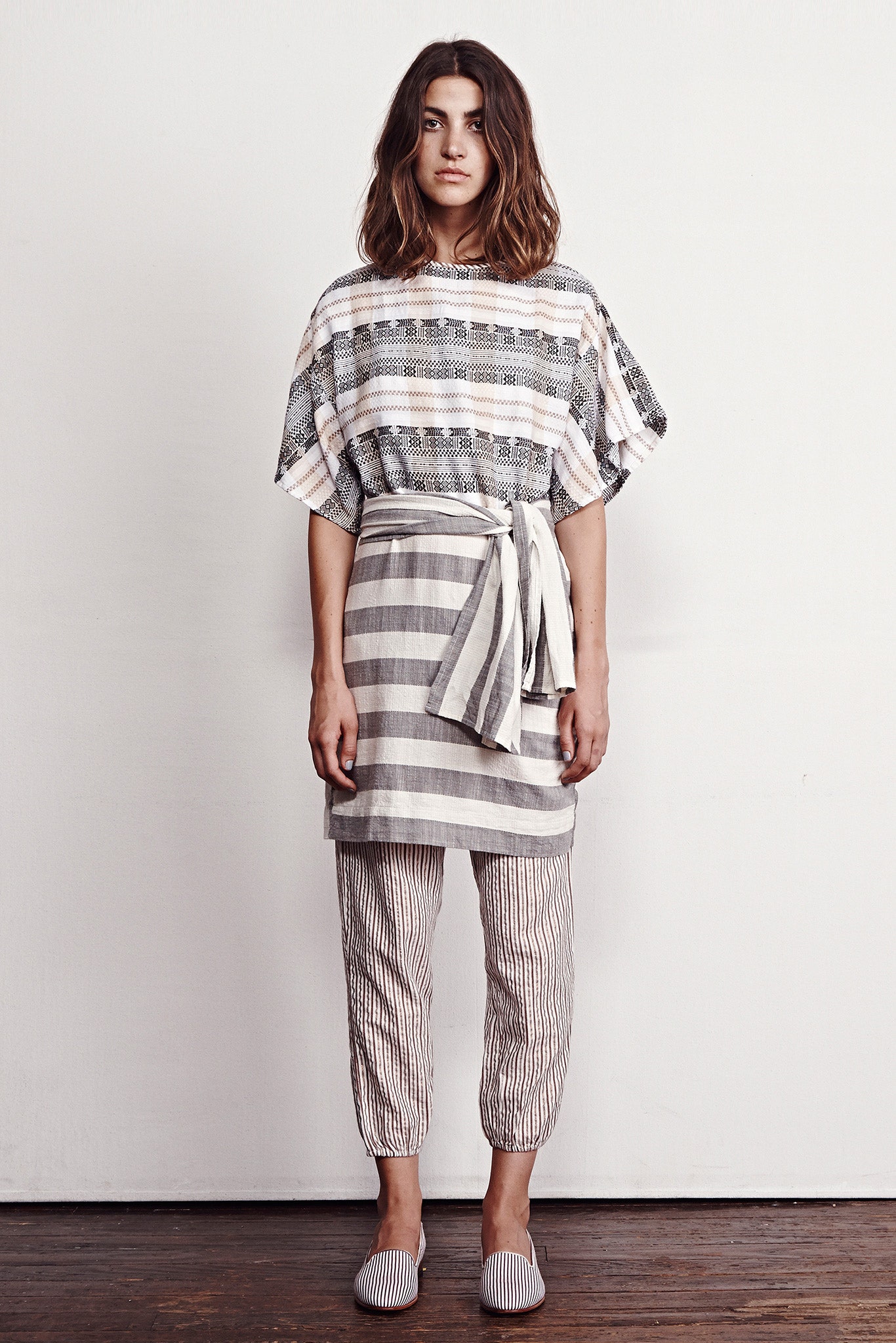 gray cotton fitted high-waisted striped belted skirt