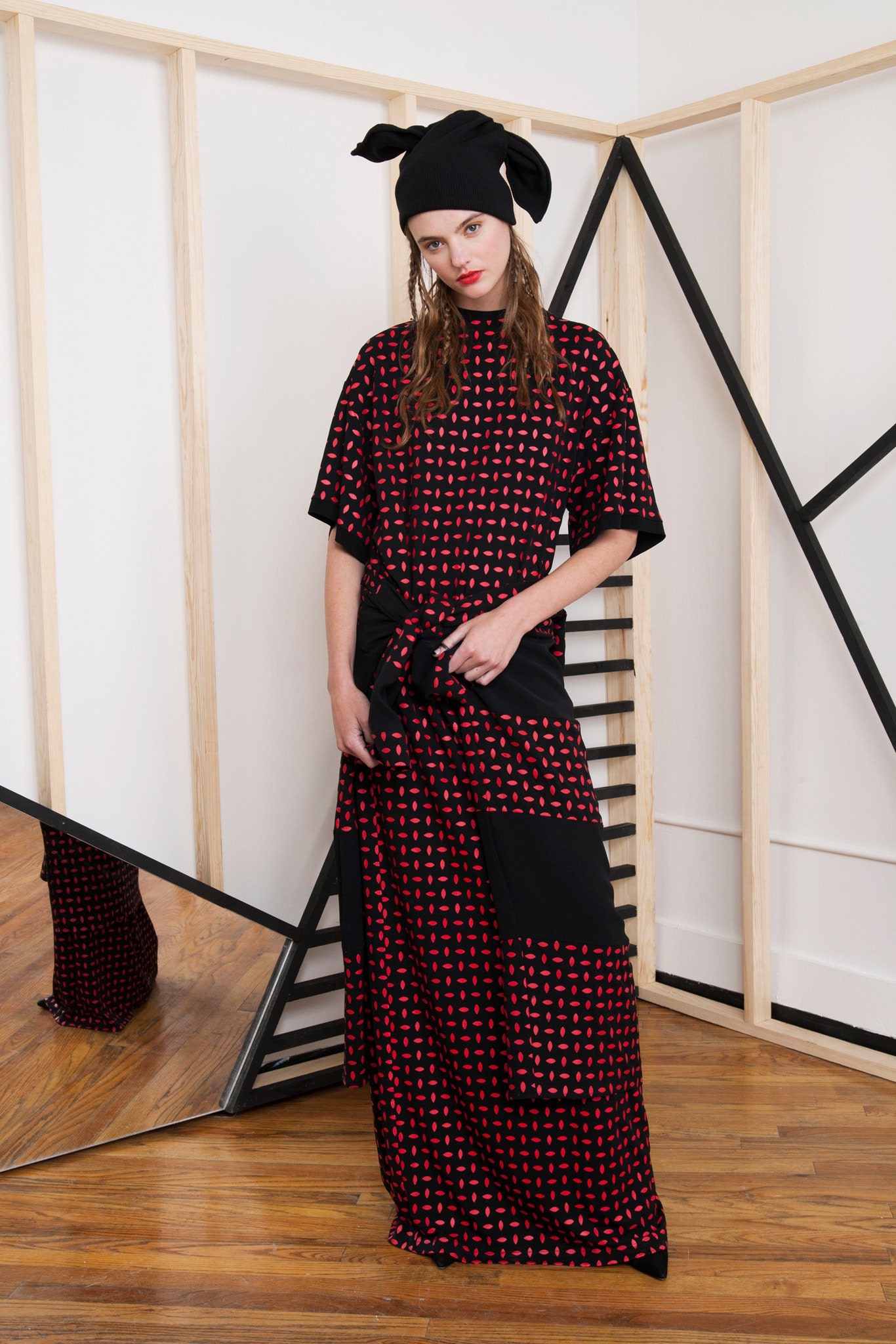 red cotton short-sleeve high-neck relaxed printed pockets dress