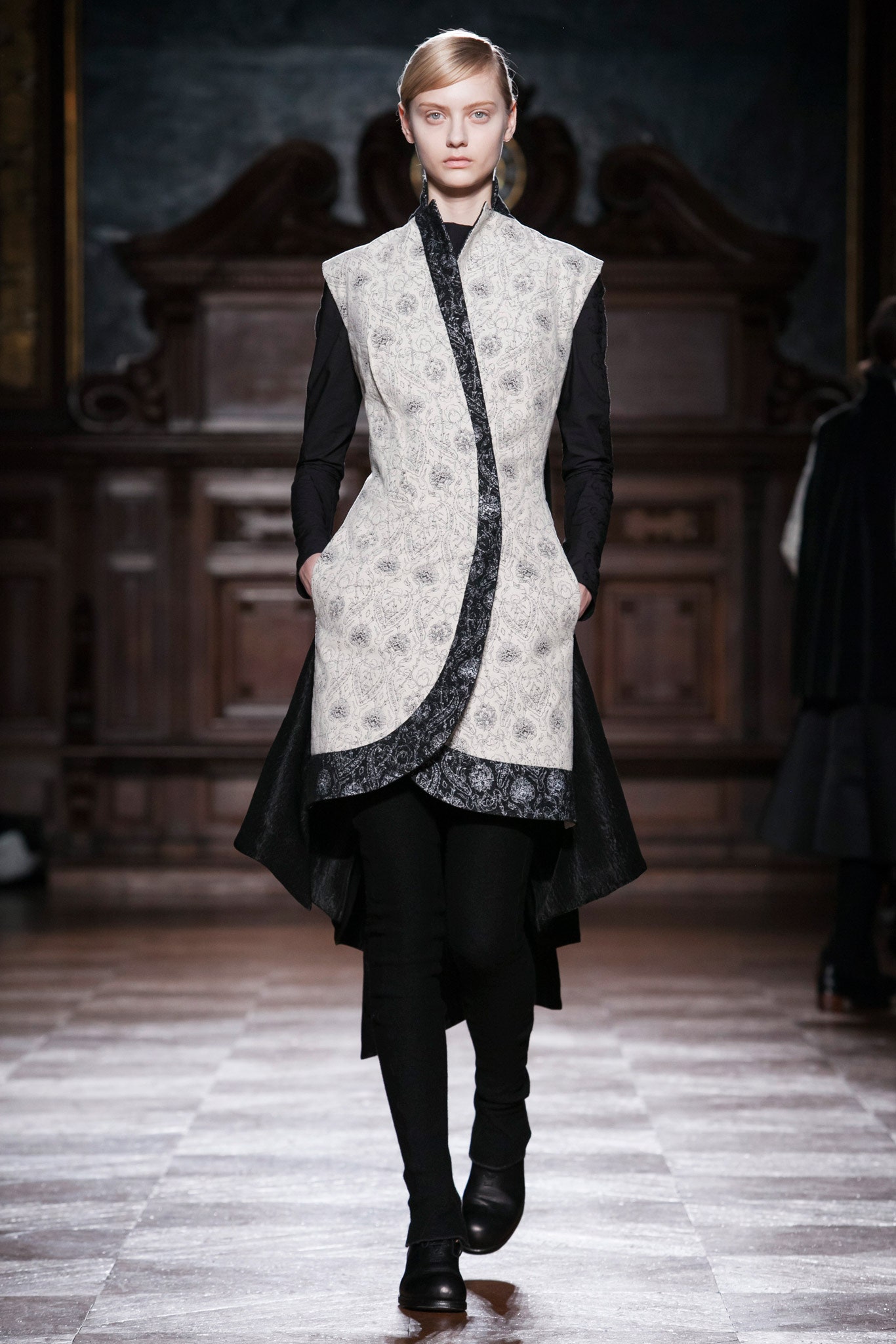 black and white fitted coat with slim pants