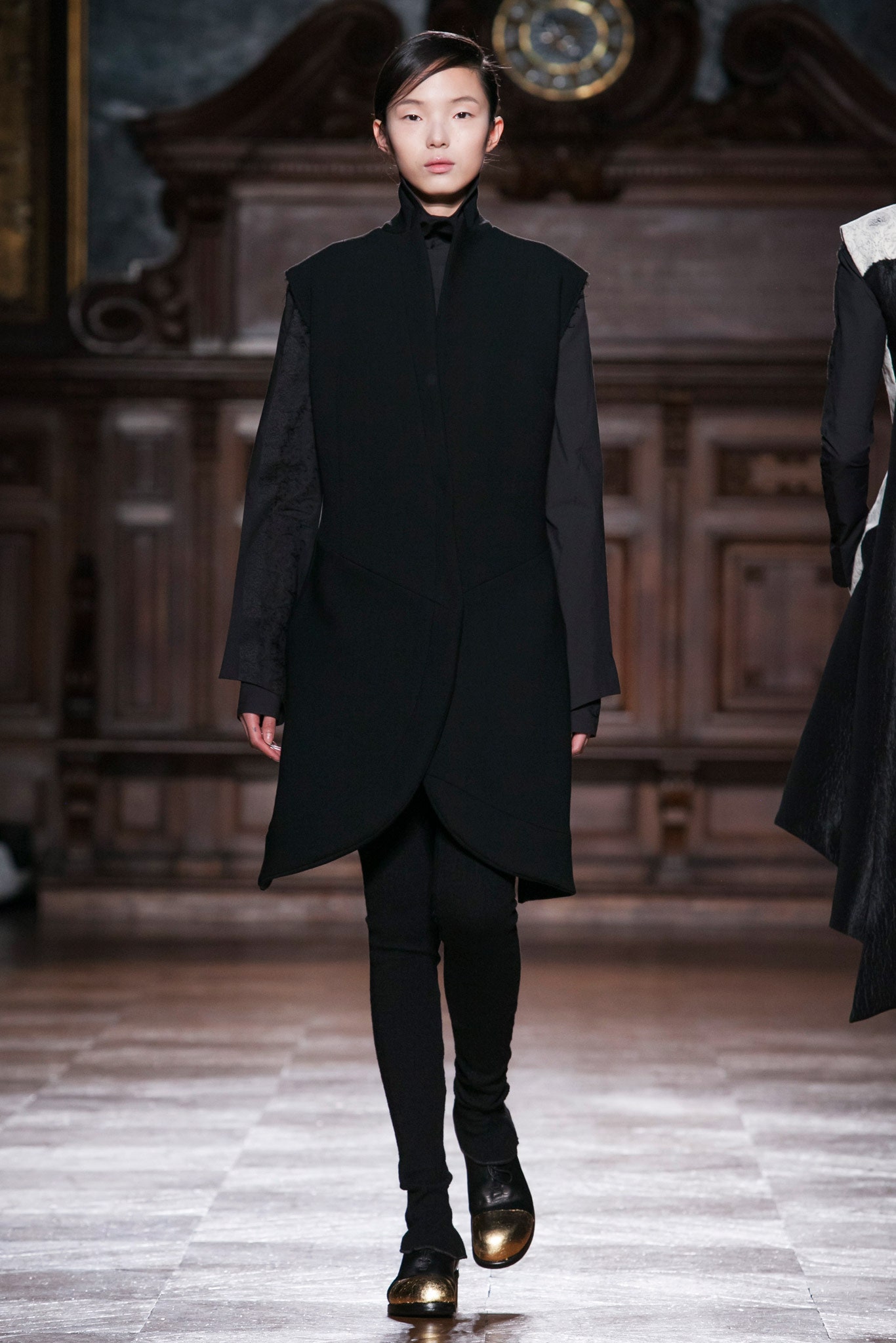 black fitted coat with slim pants