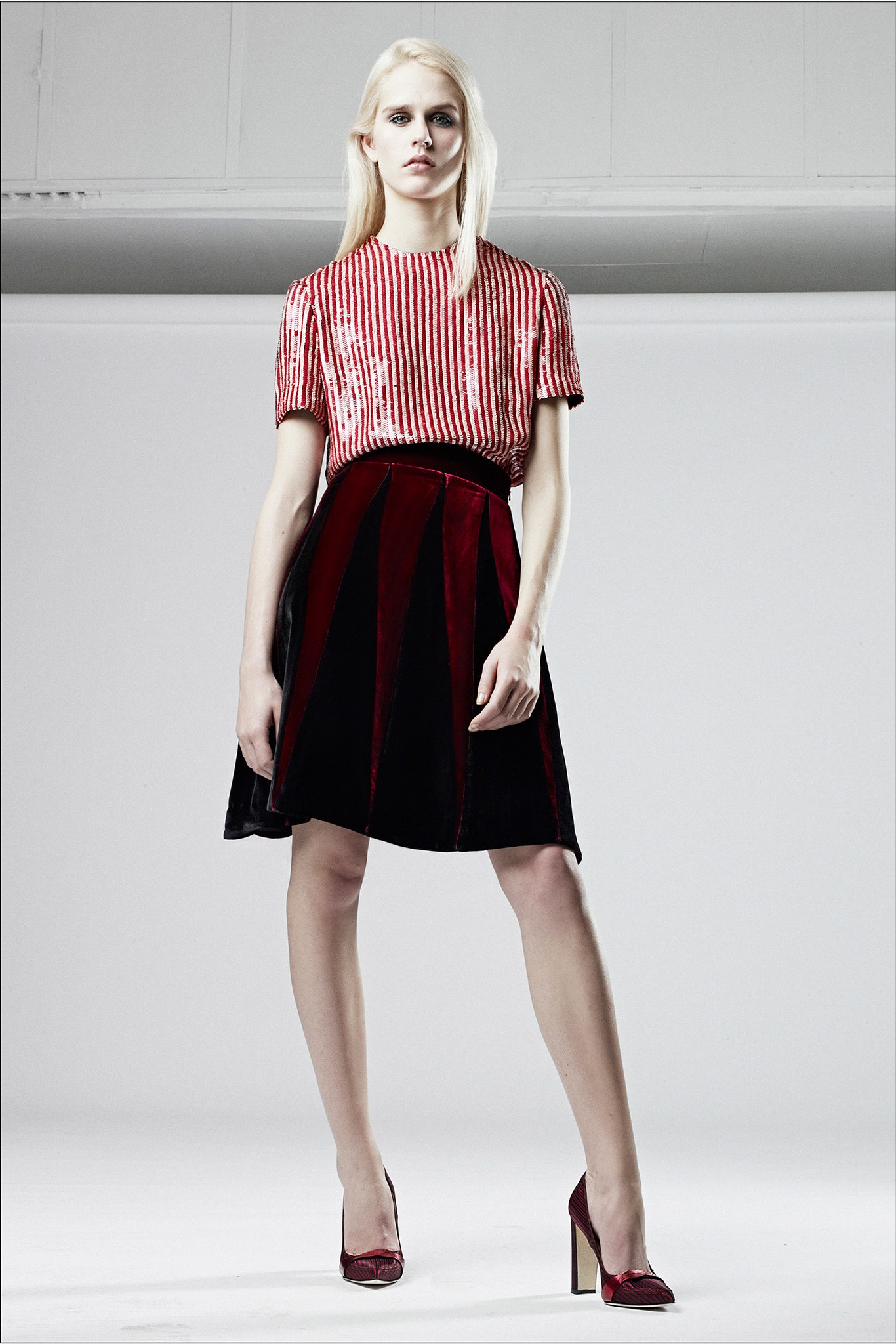 black velvet fitted pleated a-line mini skirt
