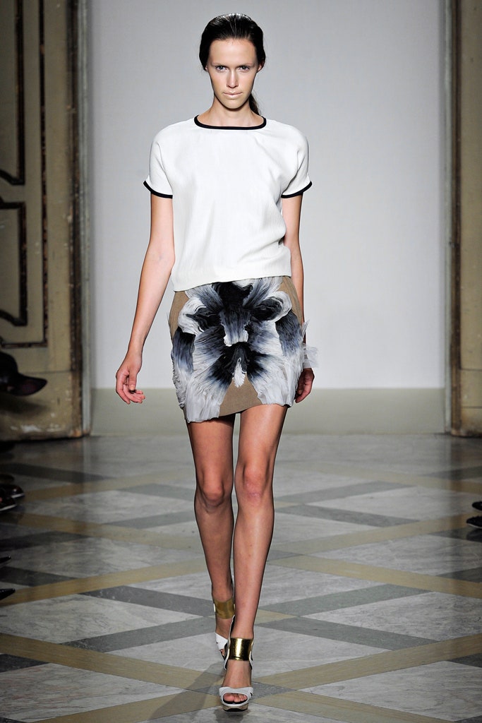 beige silk fitted pleated mini skirt