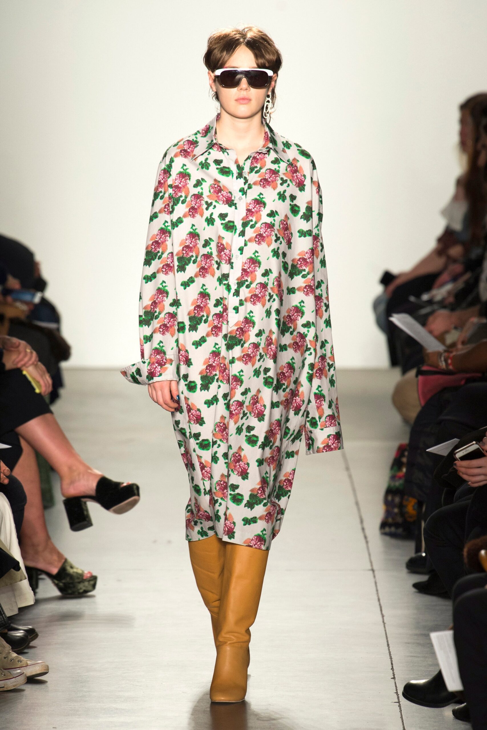 A relaxed floral dress with long sleeves and a collared neckline, perfect for casual outings.