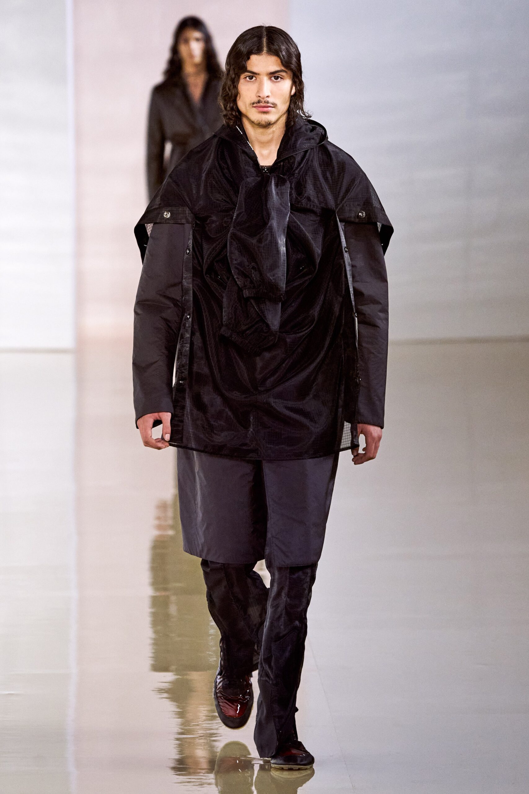 black cotton long-sleeve collared relaxed layered jacket