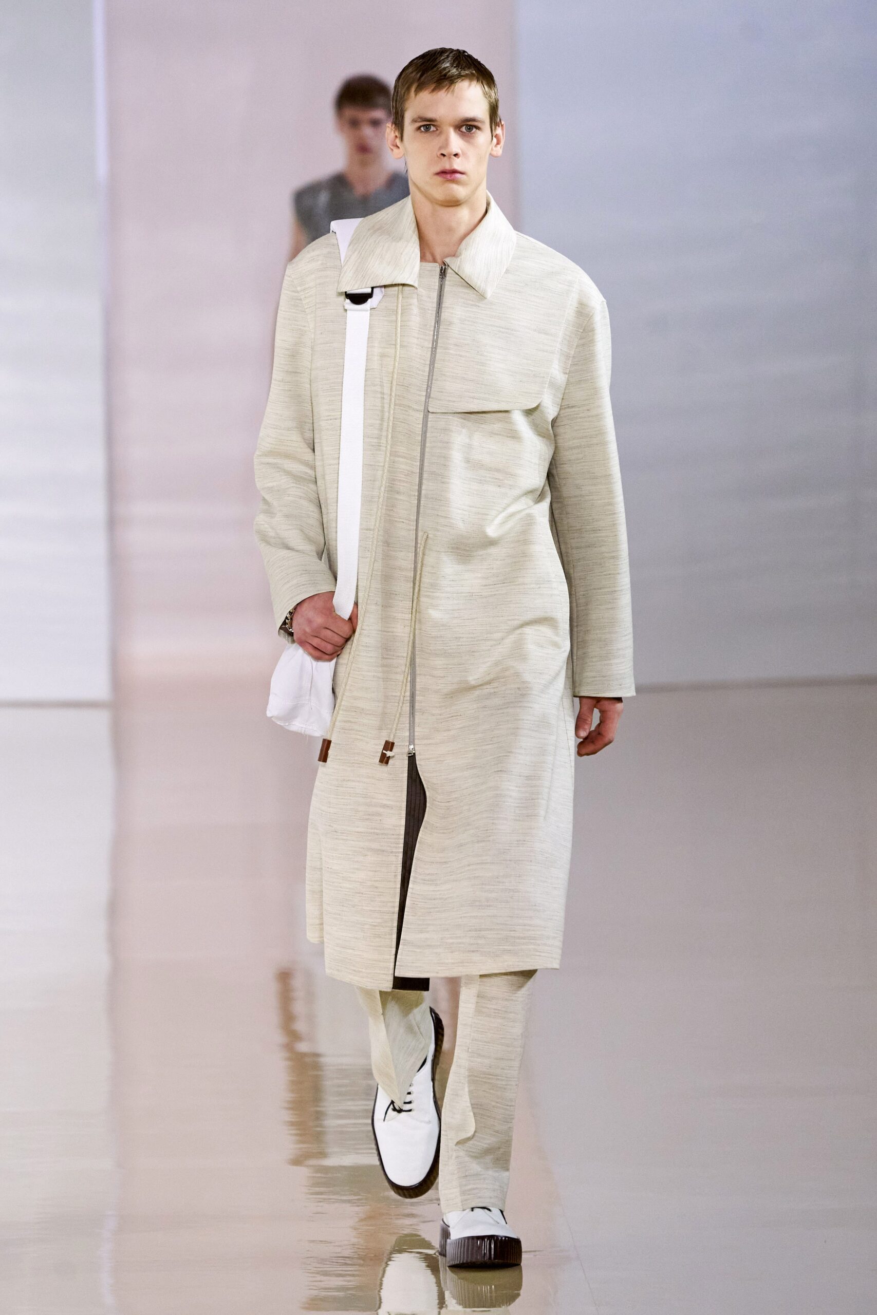 beige cotton long-sleeve collared relaxed zippered coat