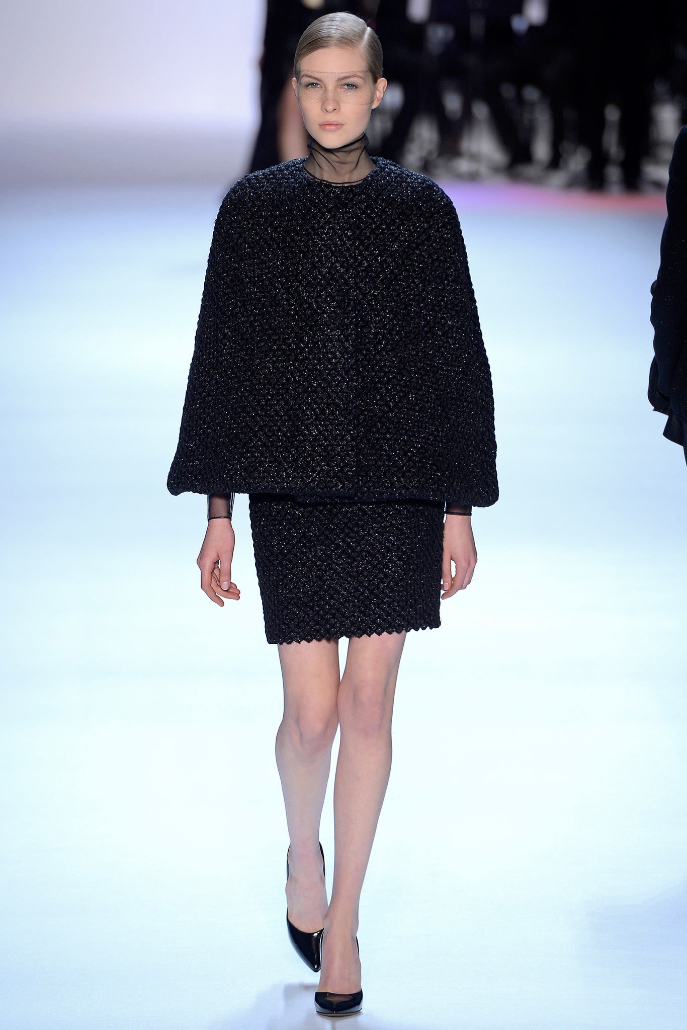 black wool sleeveless relaxed layered cape