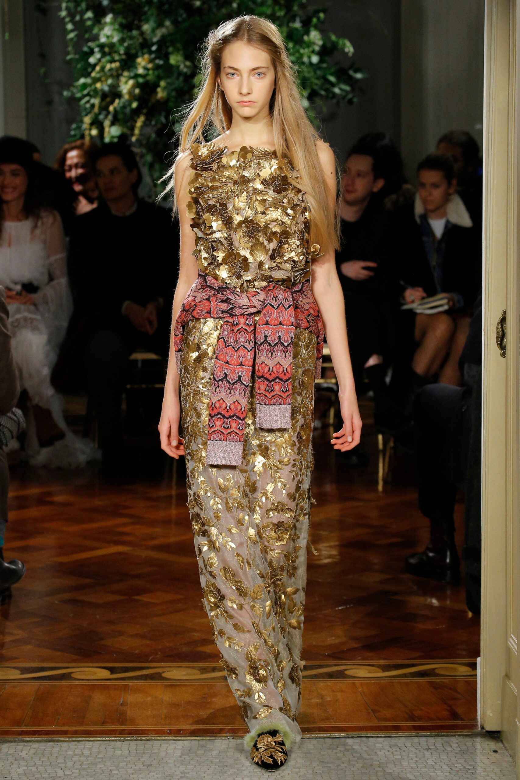 multi fitted embroidered belt