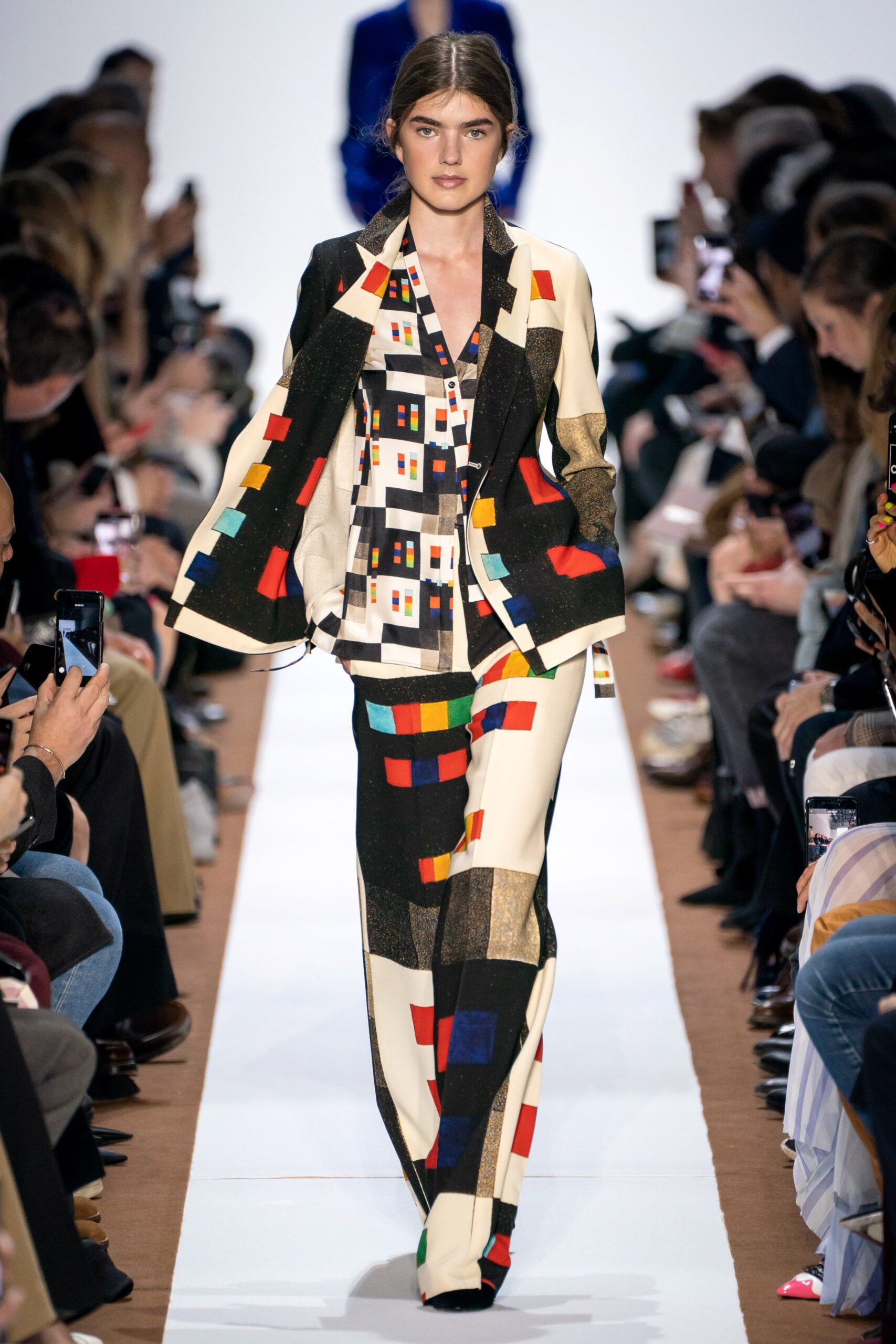 color-blocked fitted suit