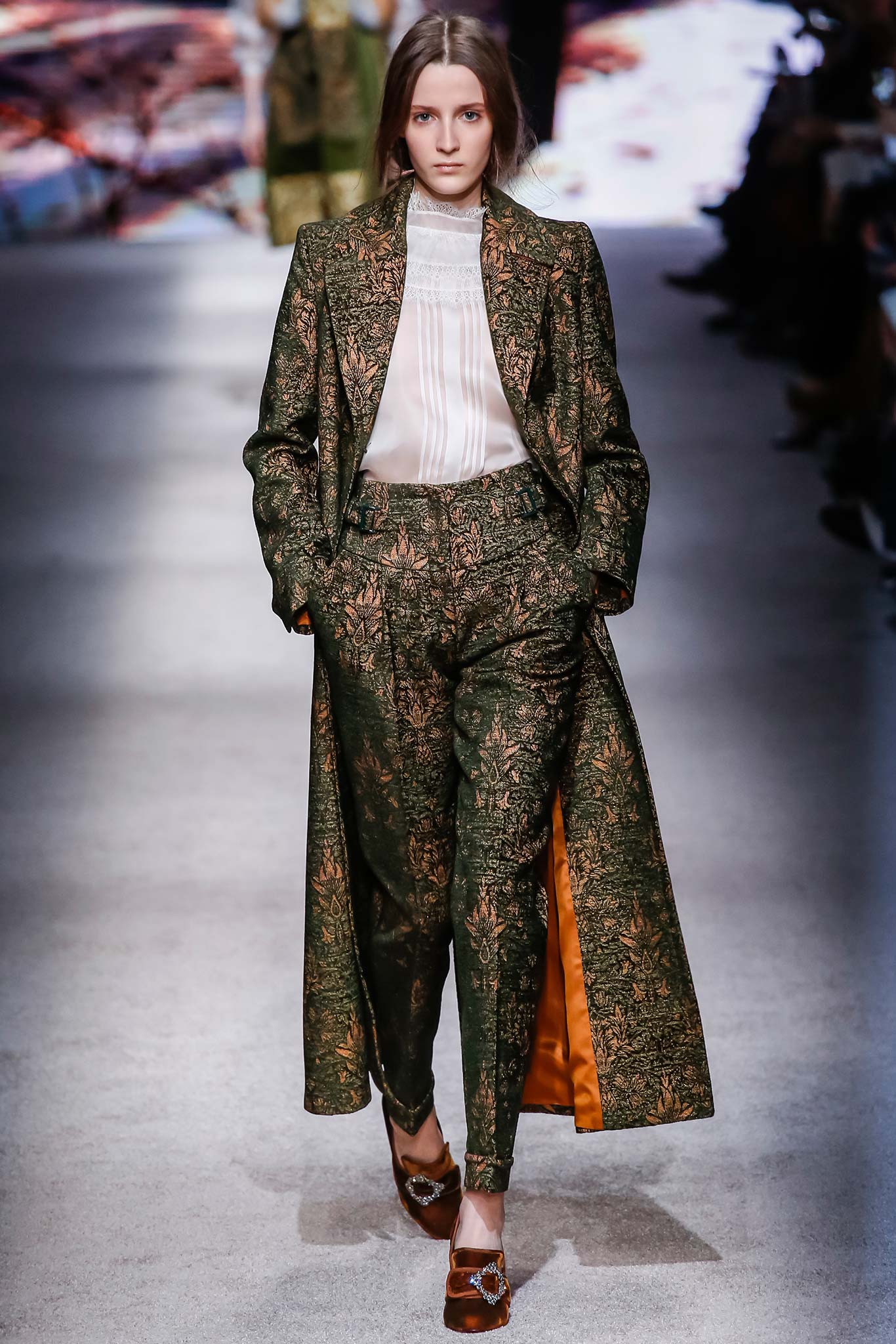 green silk long-sleeve collared tailored embroidered buttoned suit