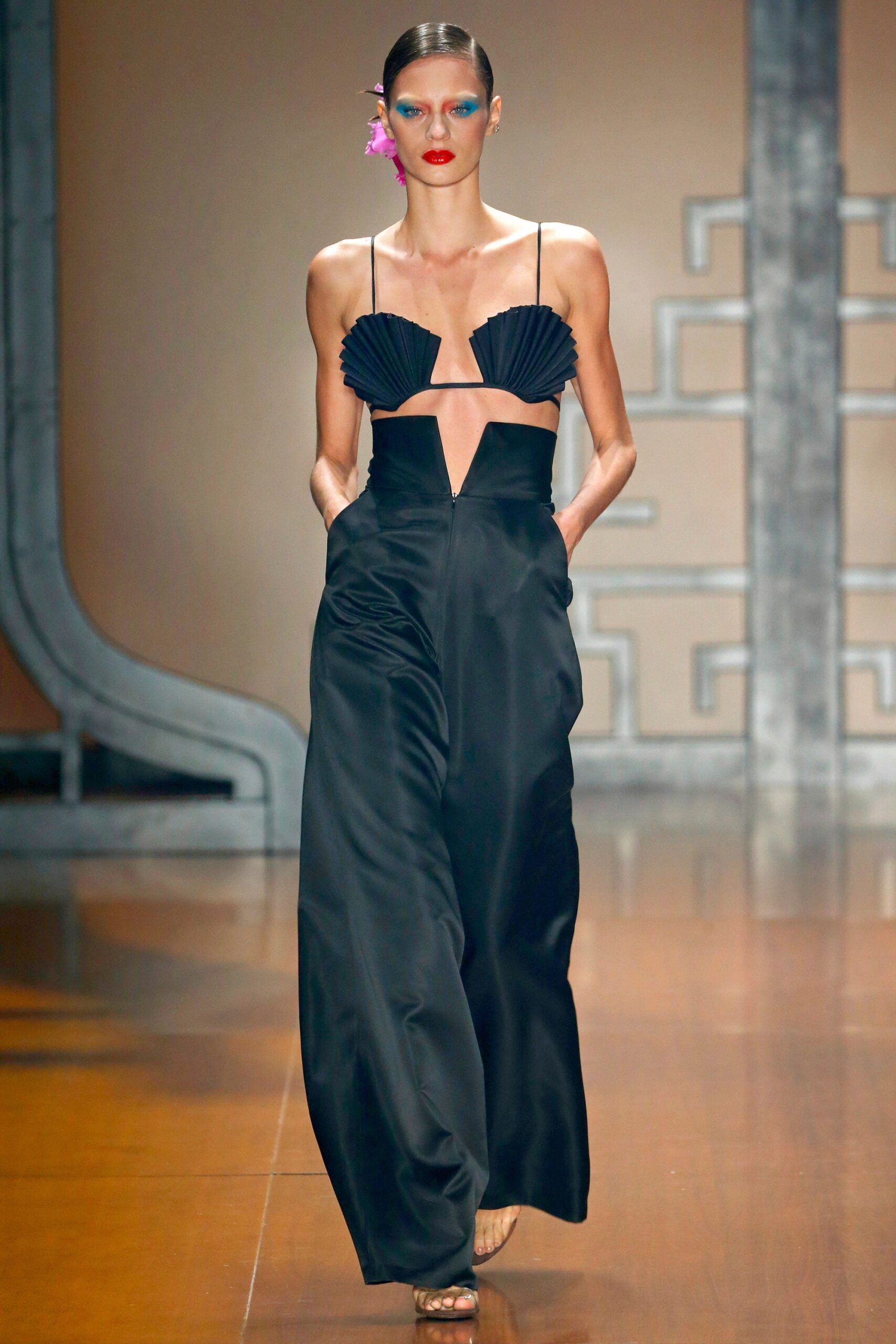 black silk sleeveless v-neck fitted pleated top
