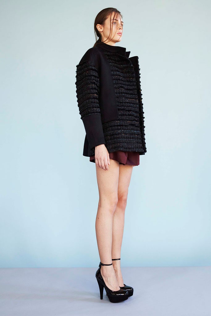 black wool long-sleeve collared relaxed layered coat