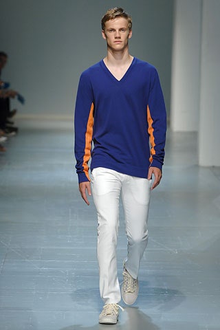blue long-sleeve v-neck fitted shirt