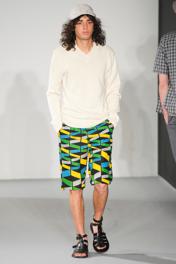 white relaxed sweater with multi shorts