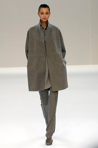 gray wool long-sleeve collared oversized straight-leg coat
