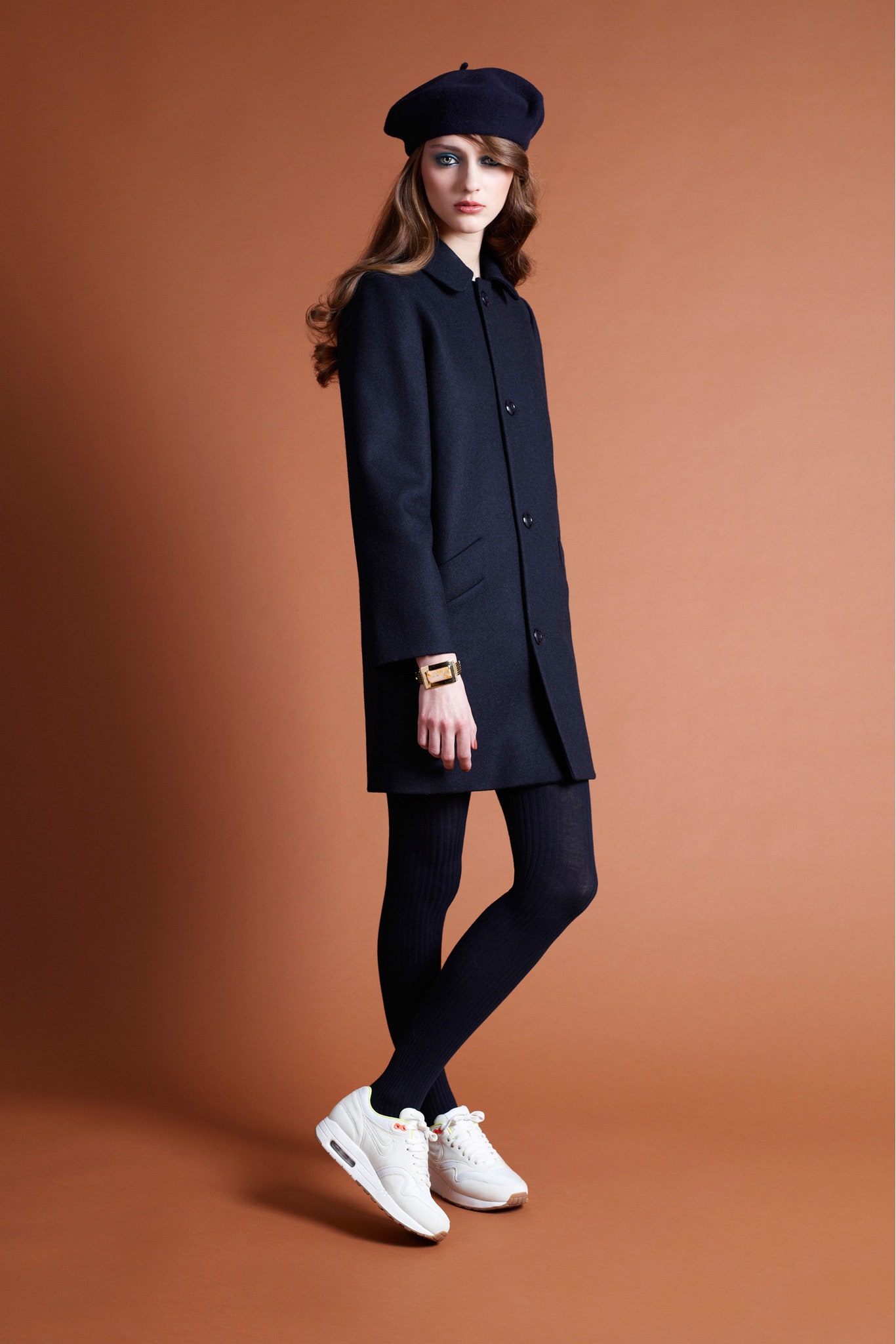 black wool long-sleeve collared relaxed buttoned short coat