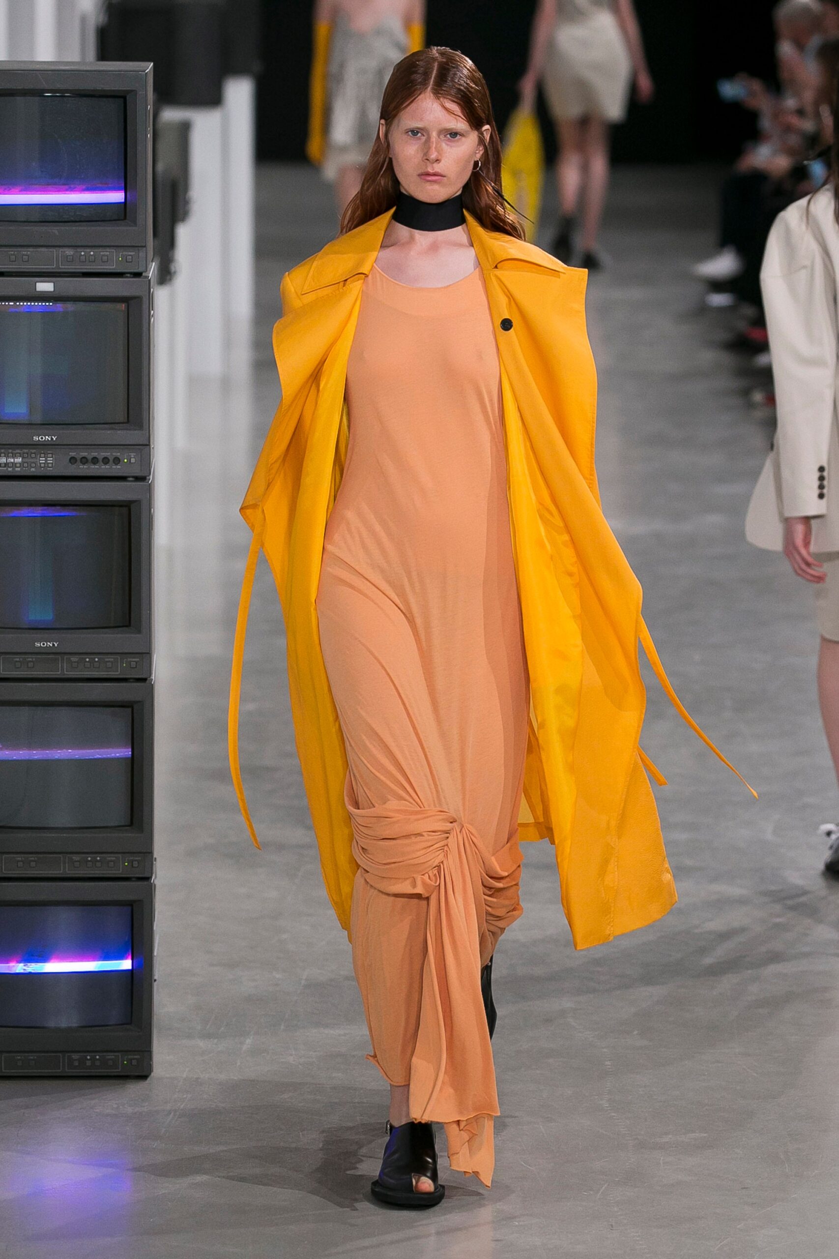 yellow cotton long-sleeve collared oversized layered coat