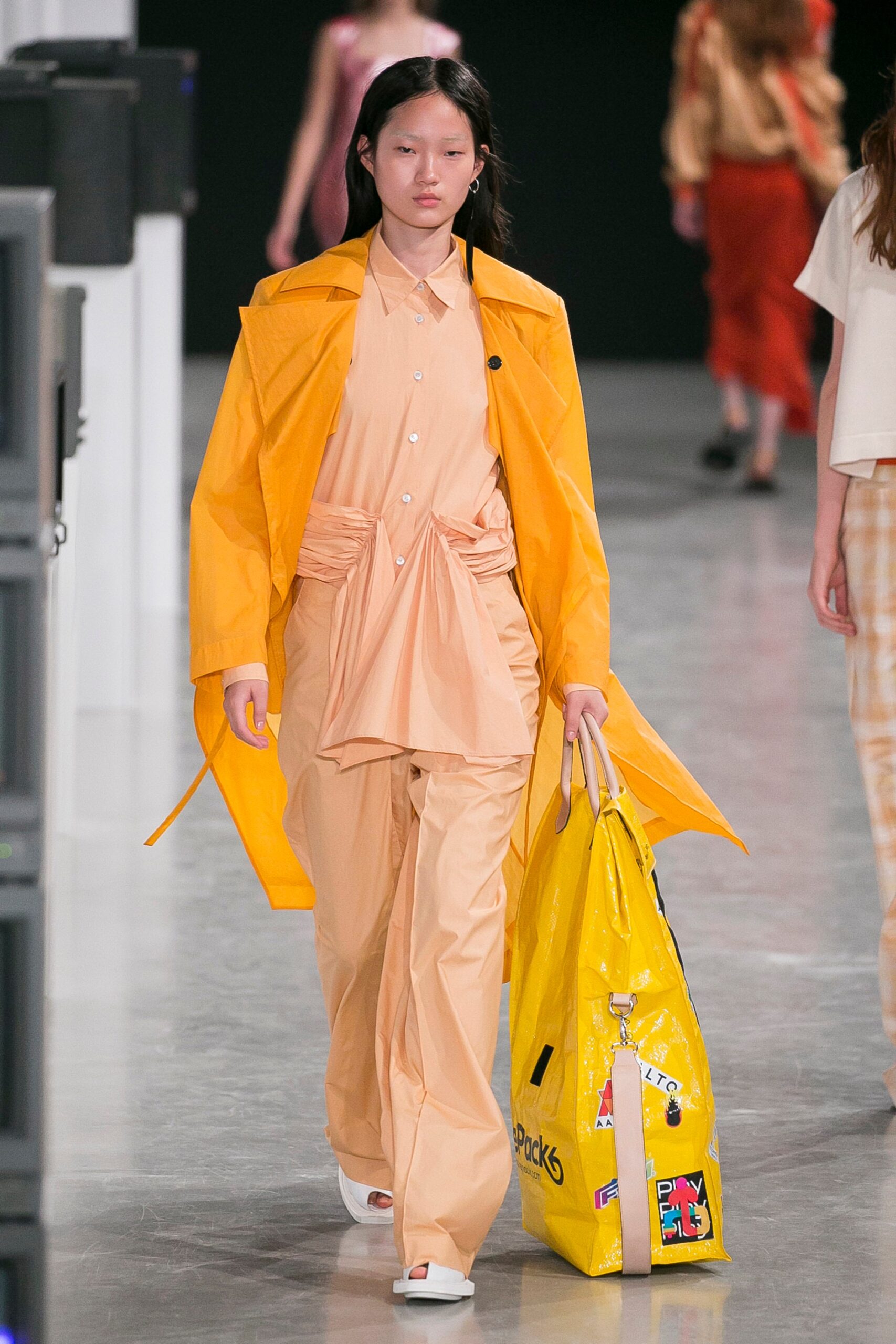 yellow cotton long-sleeve collared relaxed buttoned coat