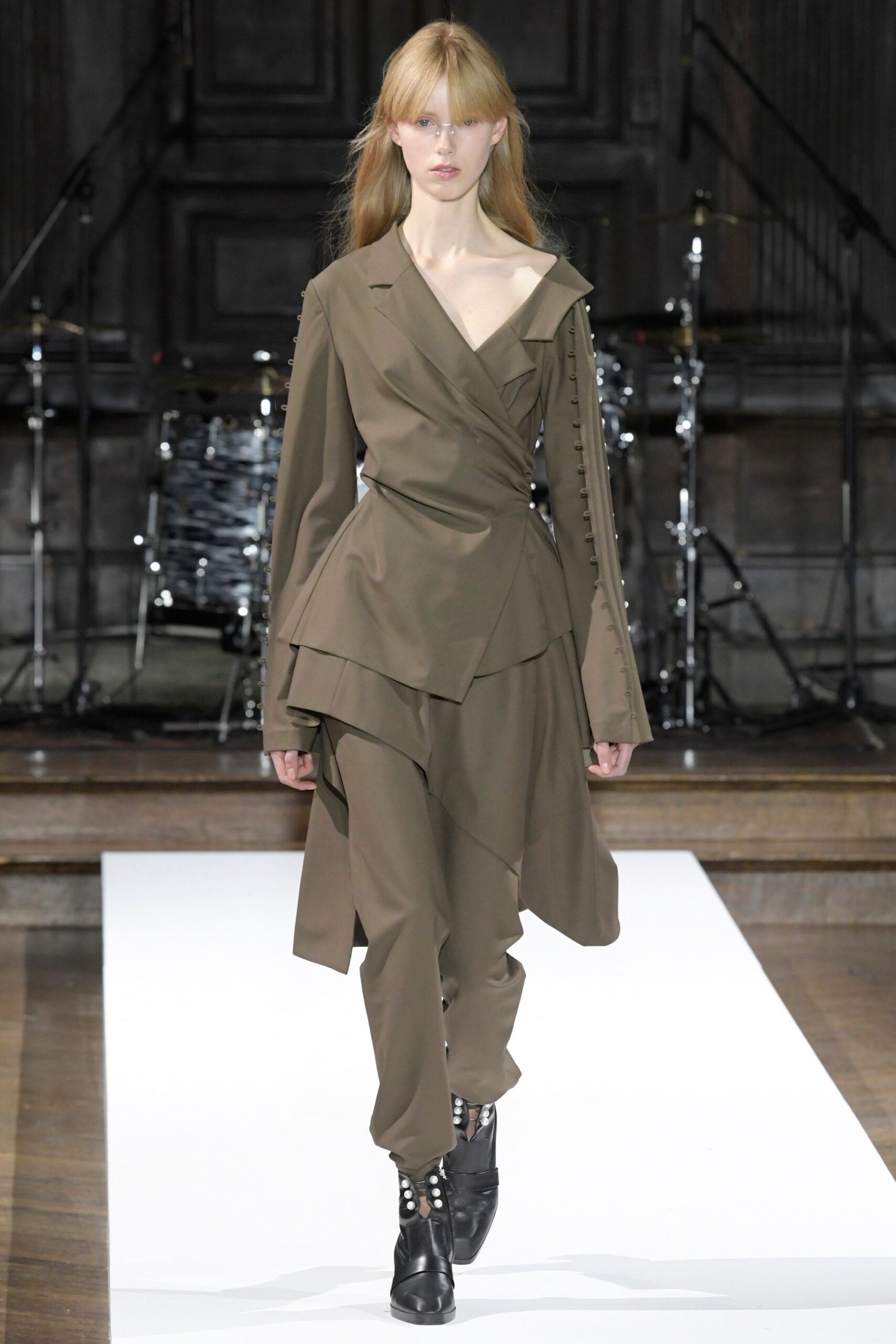 brown fitted jacket and pants