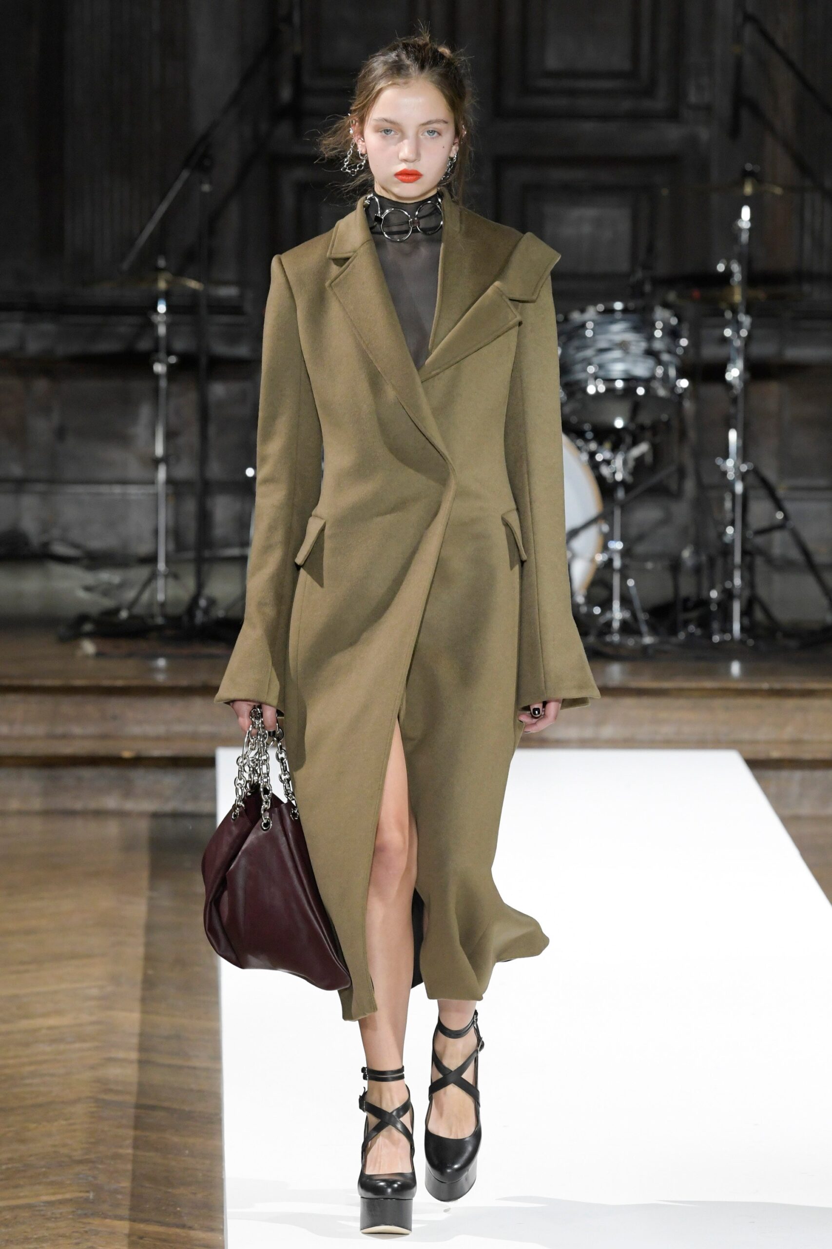 brown wool fitted coat with black top