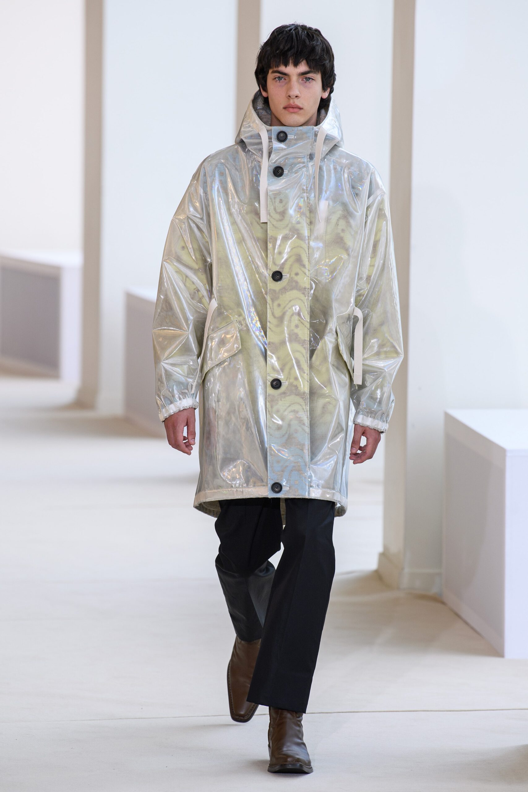 clear vinyl long-sleeve collared relaxed zippered shiny coat