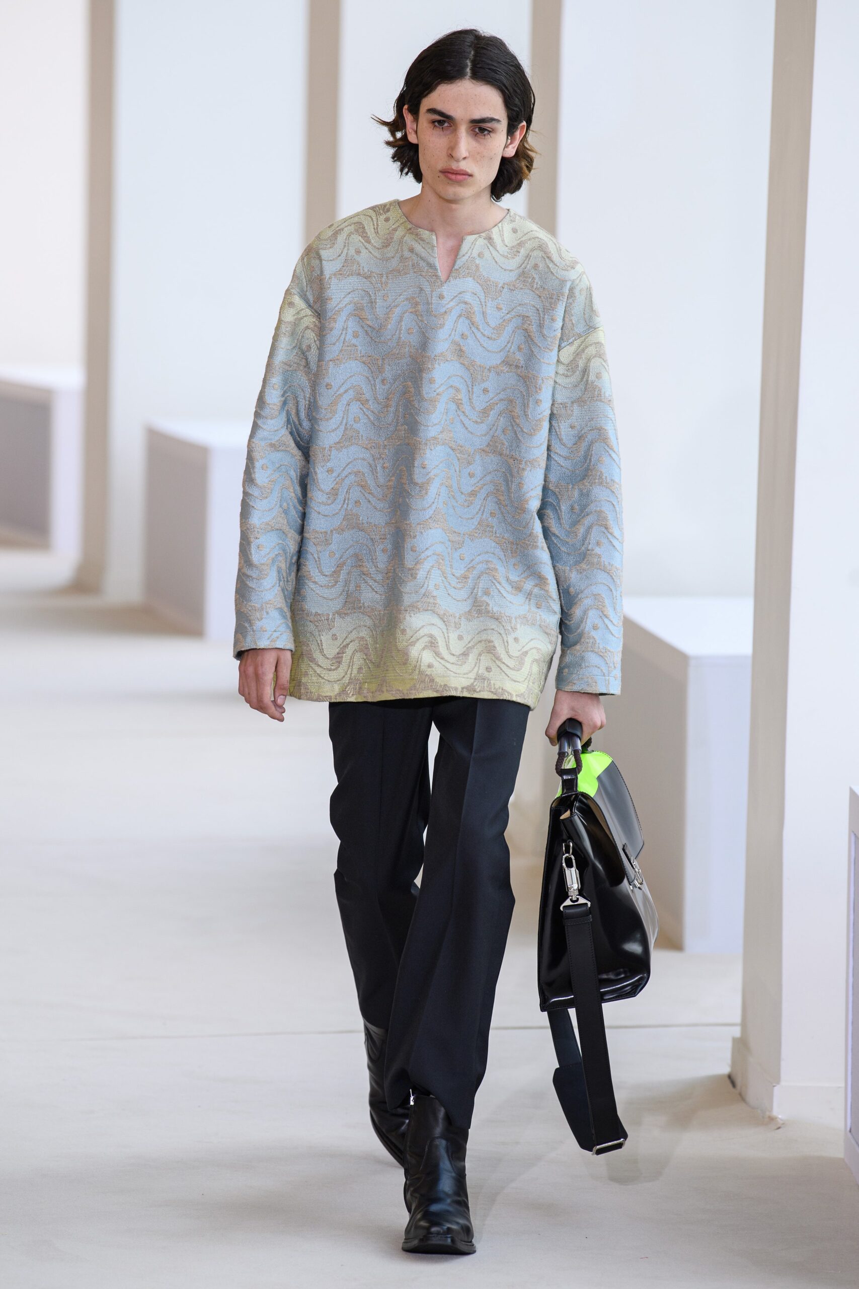 relaxed printed top with slim pants