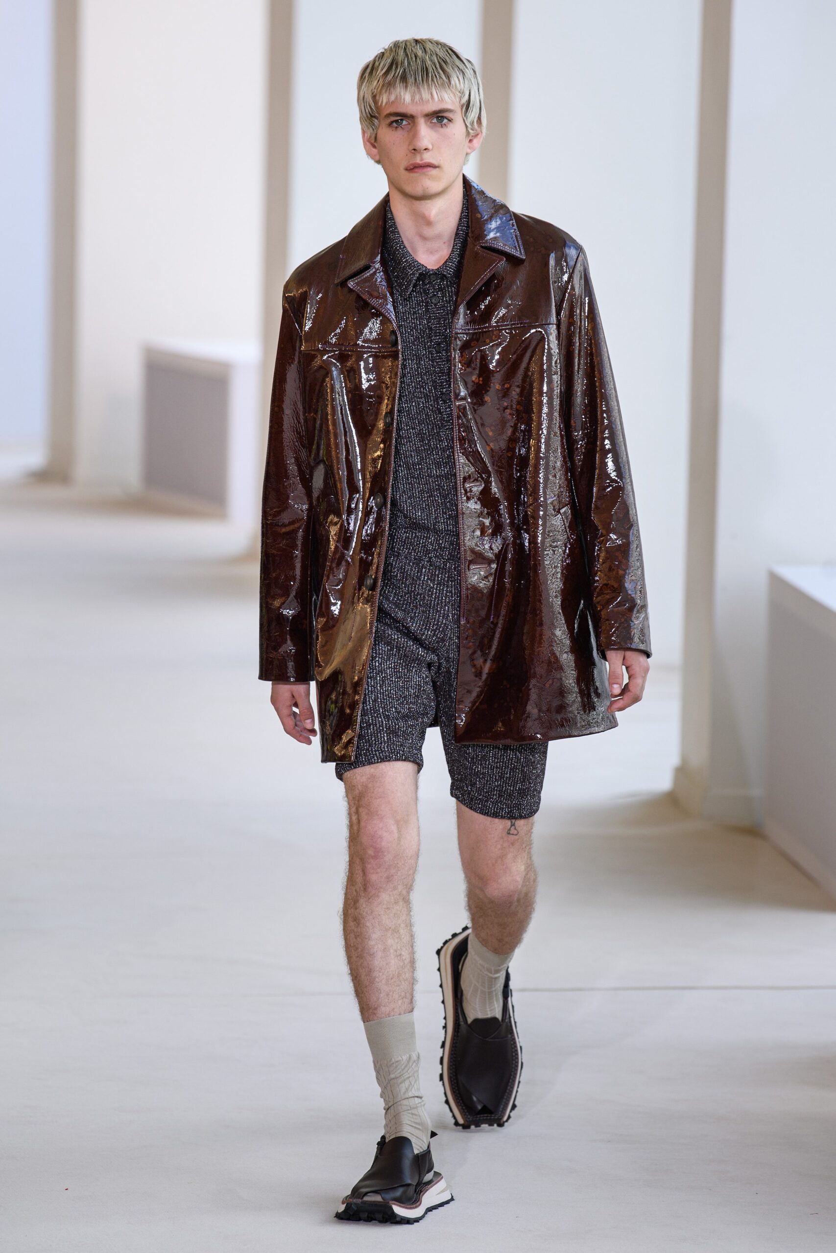 brown vinyl long-sleeve collared relaxed zippered shiny coat