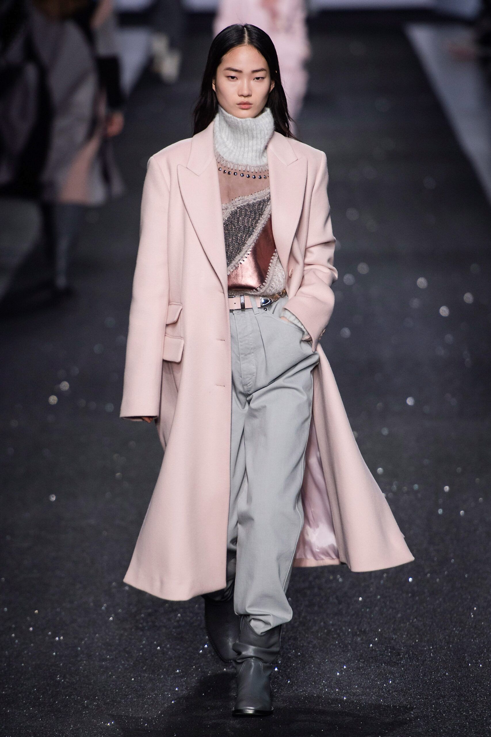 pink wool long-sleeve collared relaxed buttoned coat