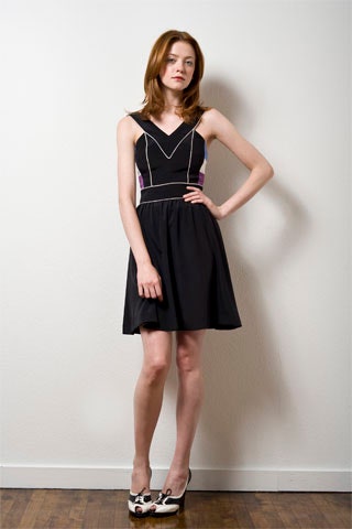 black fitted sleeveless dress