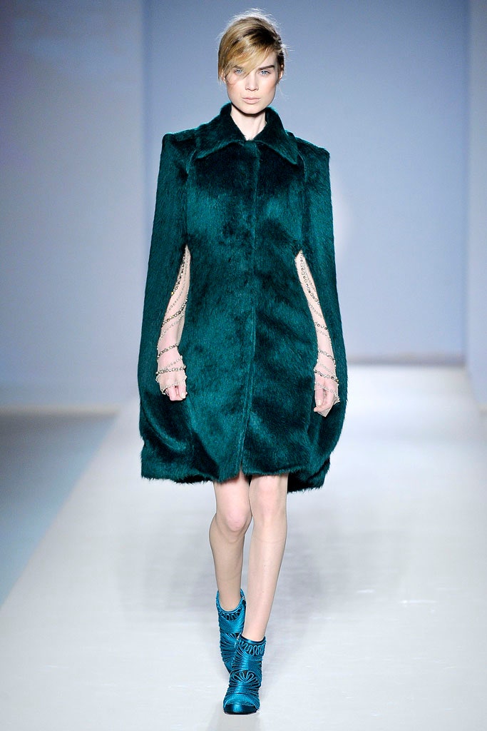 green fur long-sleeve collared relaxed draped cape