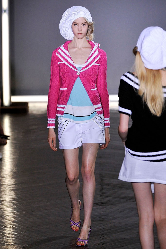 pink cotton long-sleeve collared fitted buttoned jacket