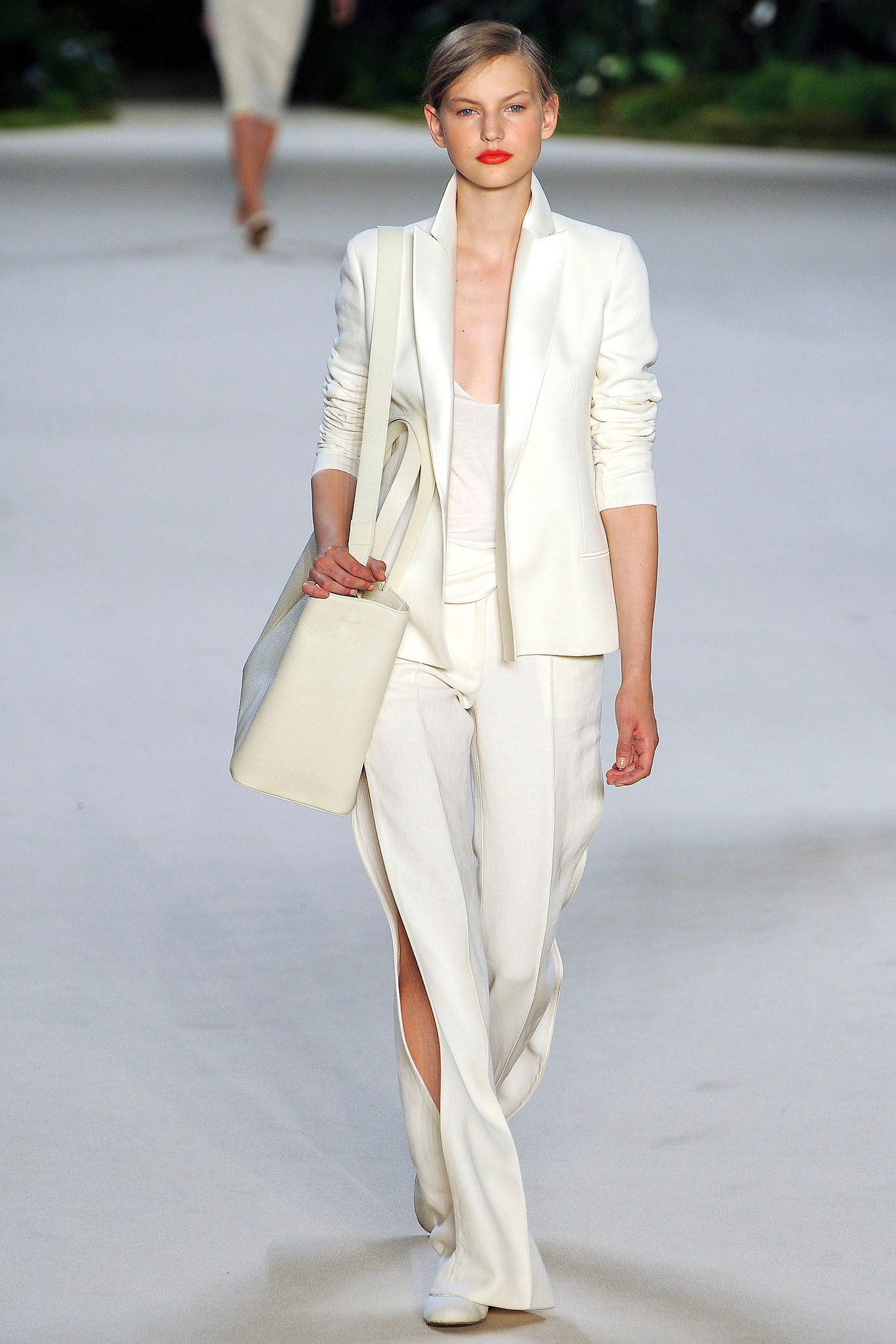 white cotton long-sleeve collared tailored buttoned suit