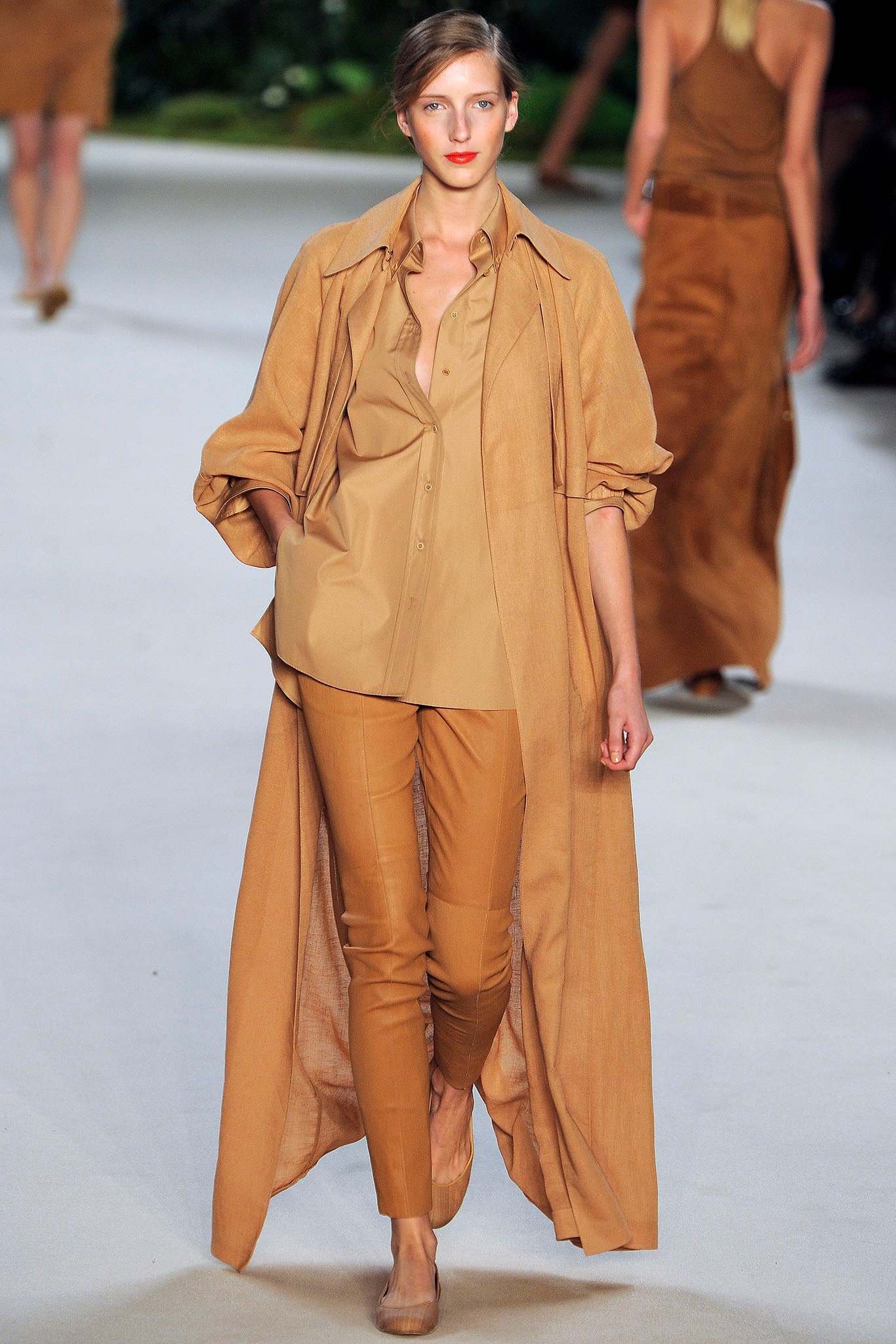 beige linen long-sleeve collared relaxed layered coat