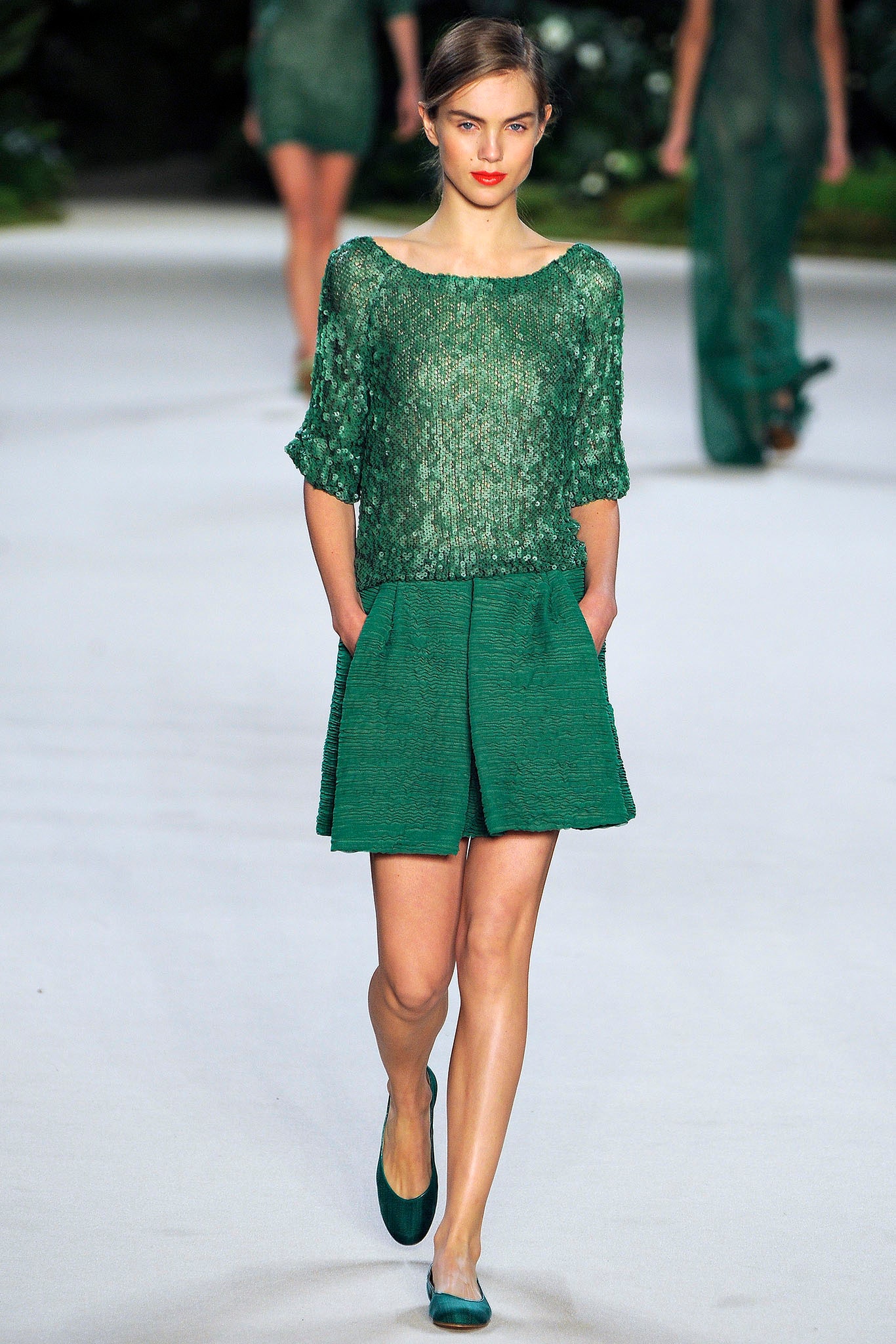green silk short-sleeve scoop-neck fitted textured sheer top