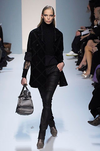 black velvet long-sleeve collared fitted buttoned pockets coat