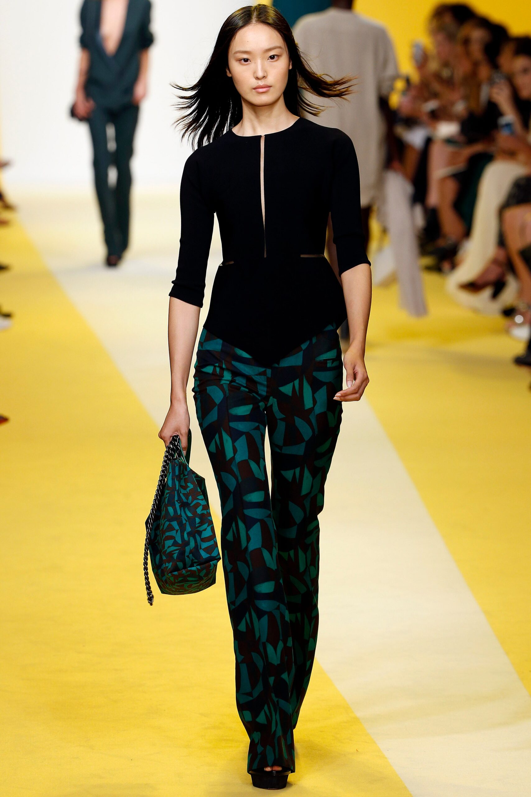 green slim printed pants