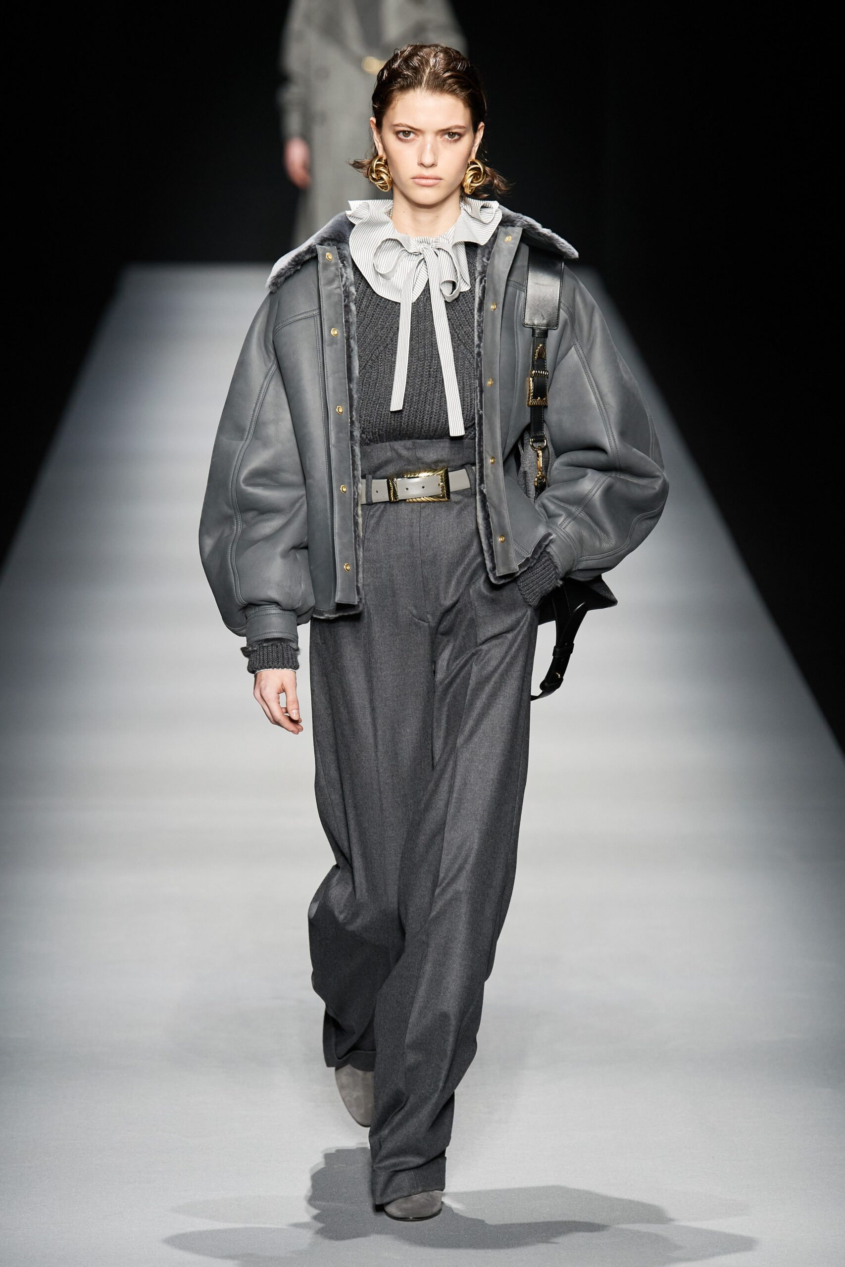 gray leather long-sleeve collared oversized zippered jacket