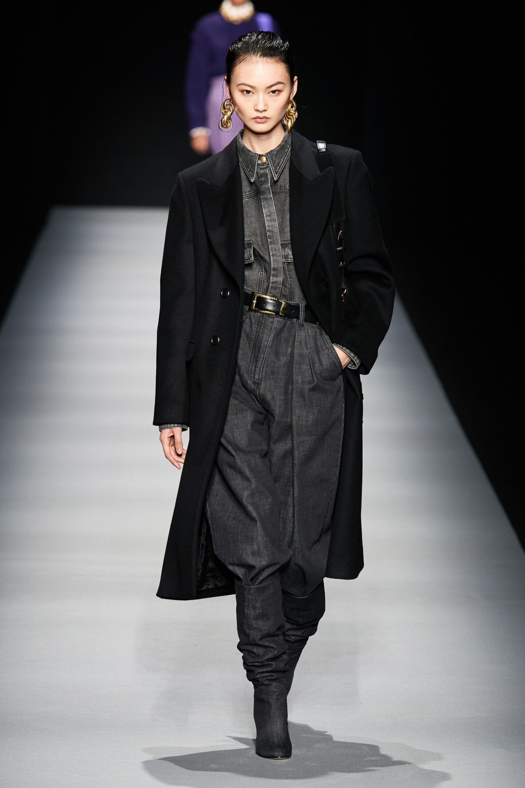 black wool long-sleeve collared relaxed buttoned coat