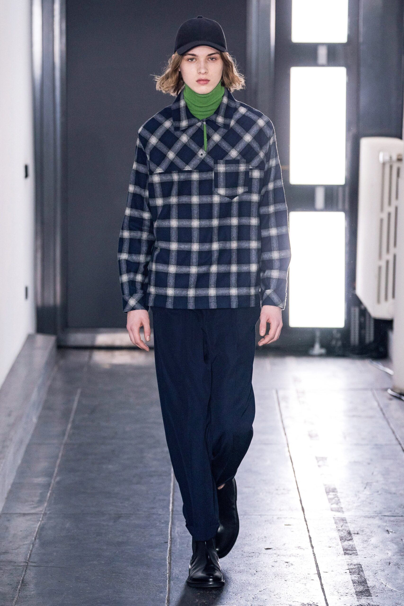 blue cotton long-sleeve collared relaxed checked shirt